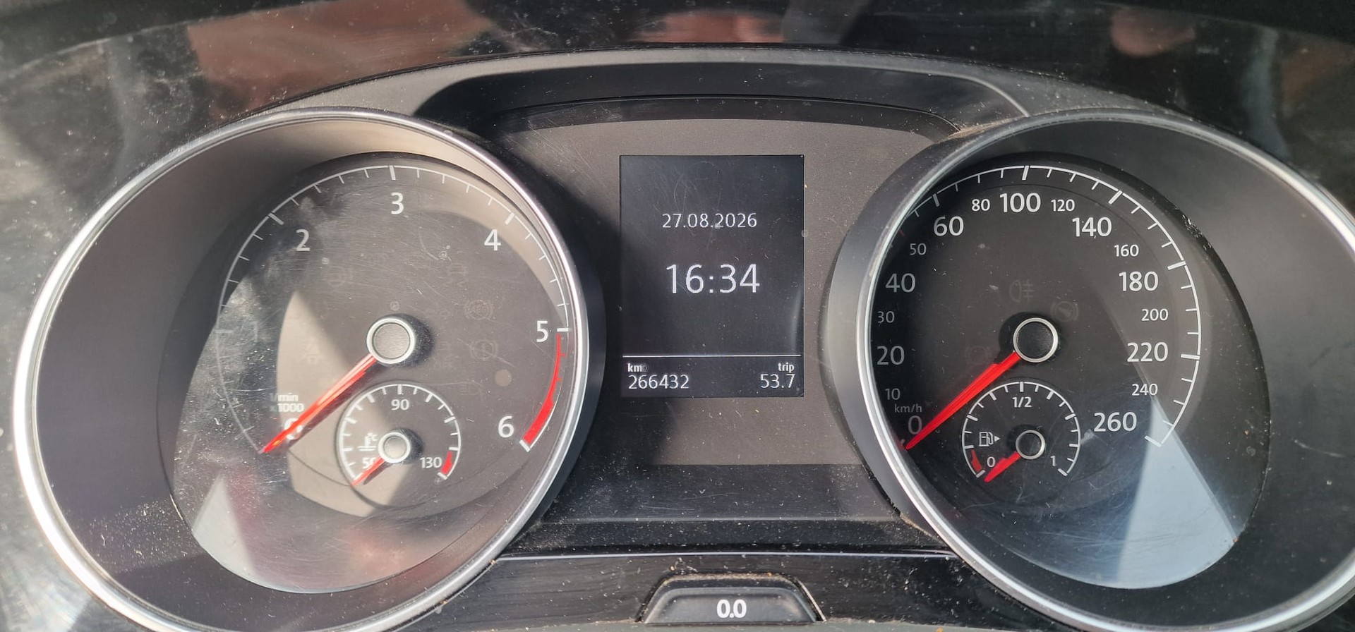 VW Touran 1.6 TDI BlueMotion Technology Trendline DSG-image-11