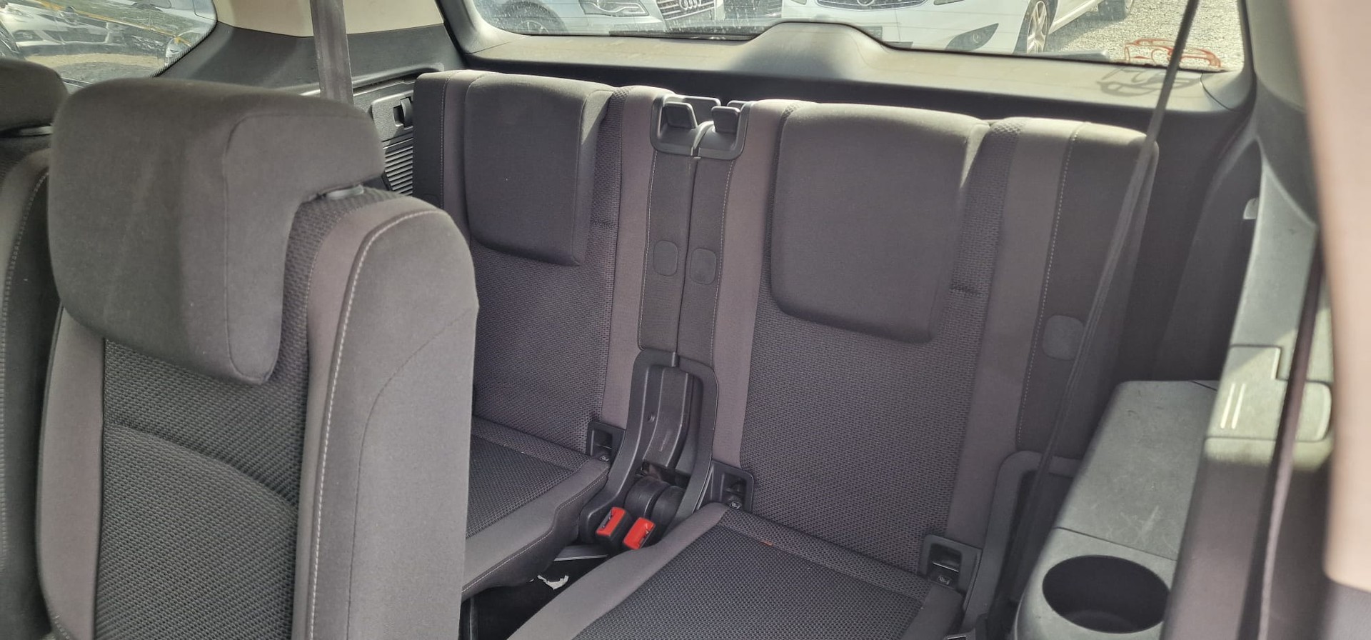 VW Touran 1.6 TDI BlueMotion Technology Trendline DSG-image-9
