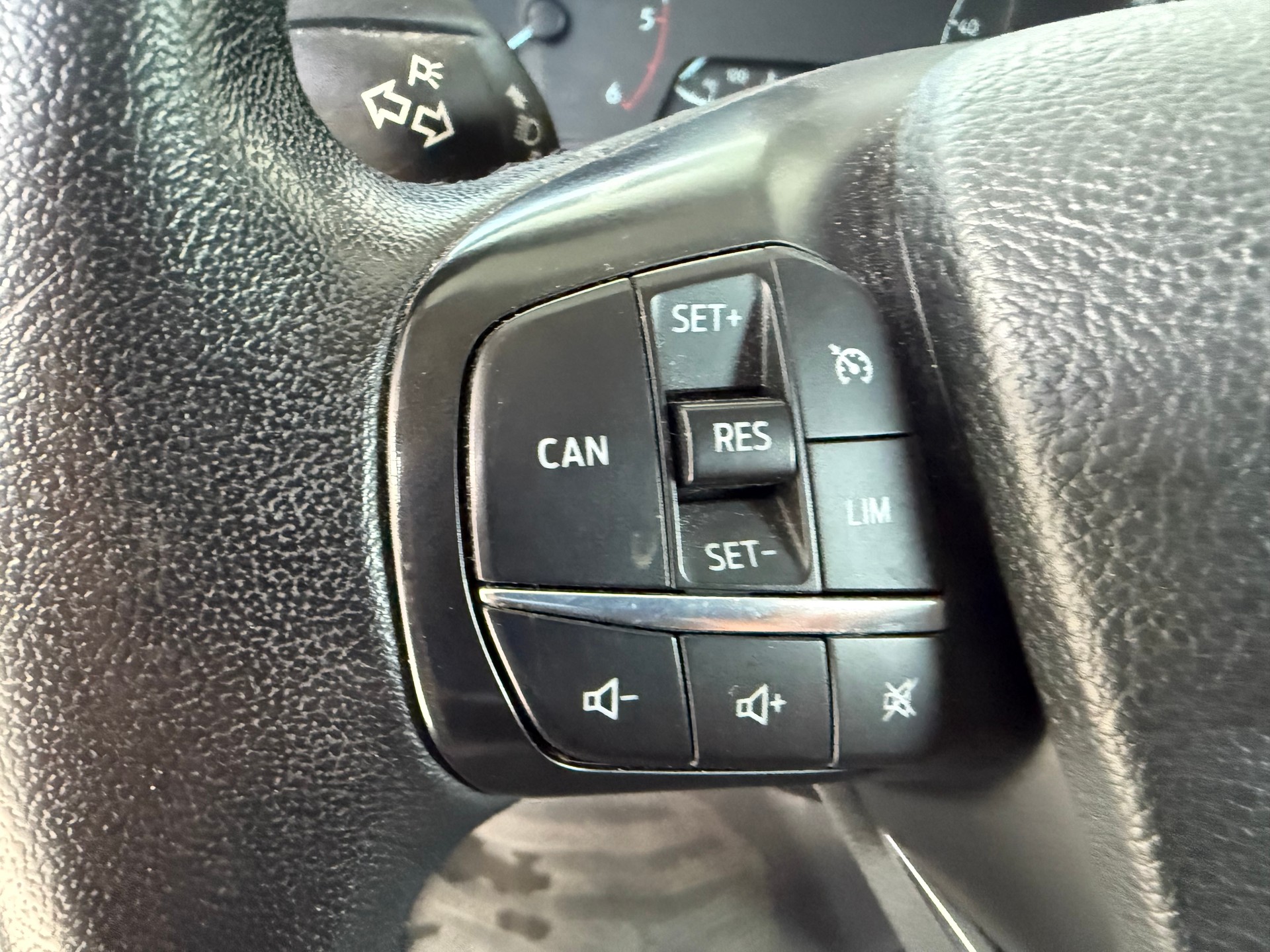 FORD Transit Custom Van 320 L1H1 Trend-image-8