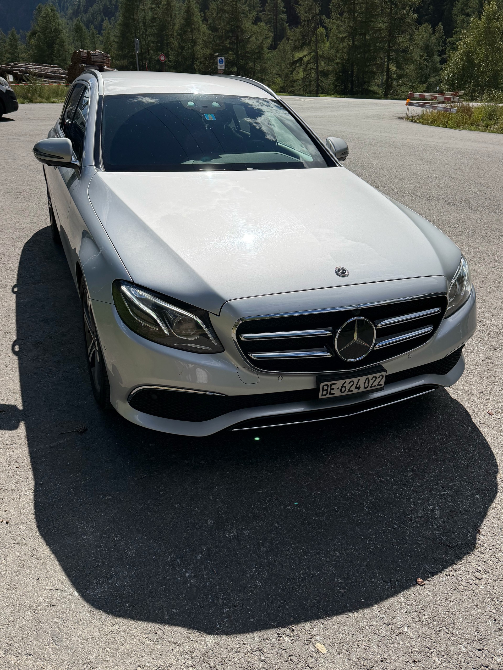 MERCEDES-BENZ E 220 d Swiss Star Avantgarde 4matic-image-1