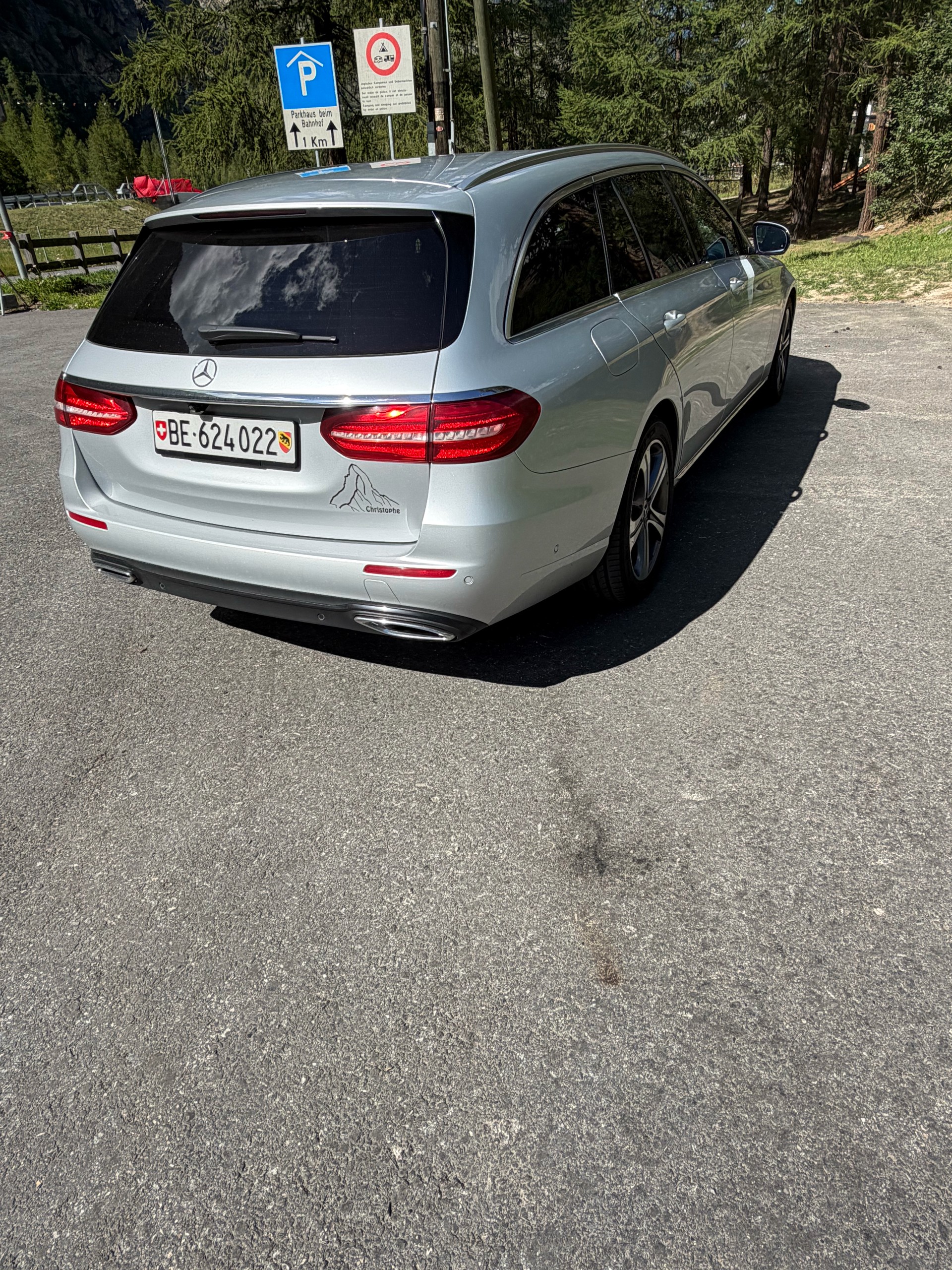MERCEDES-BENZ E 220 d Swiss Star Avantgarde 4matic-image-3