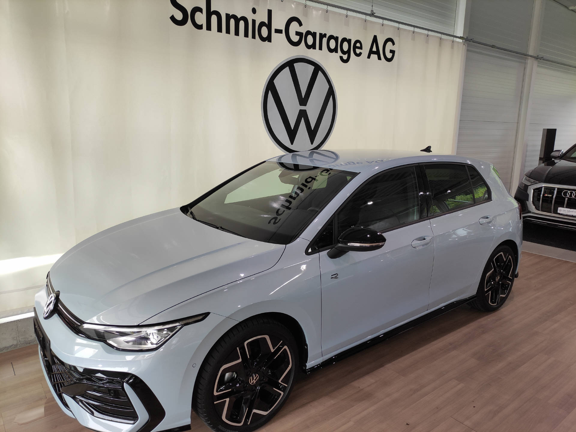 VW Golf VIII 1.5 eTSI R-Line Black-Style-image-0