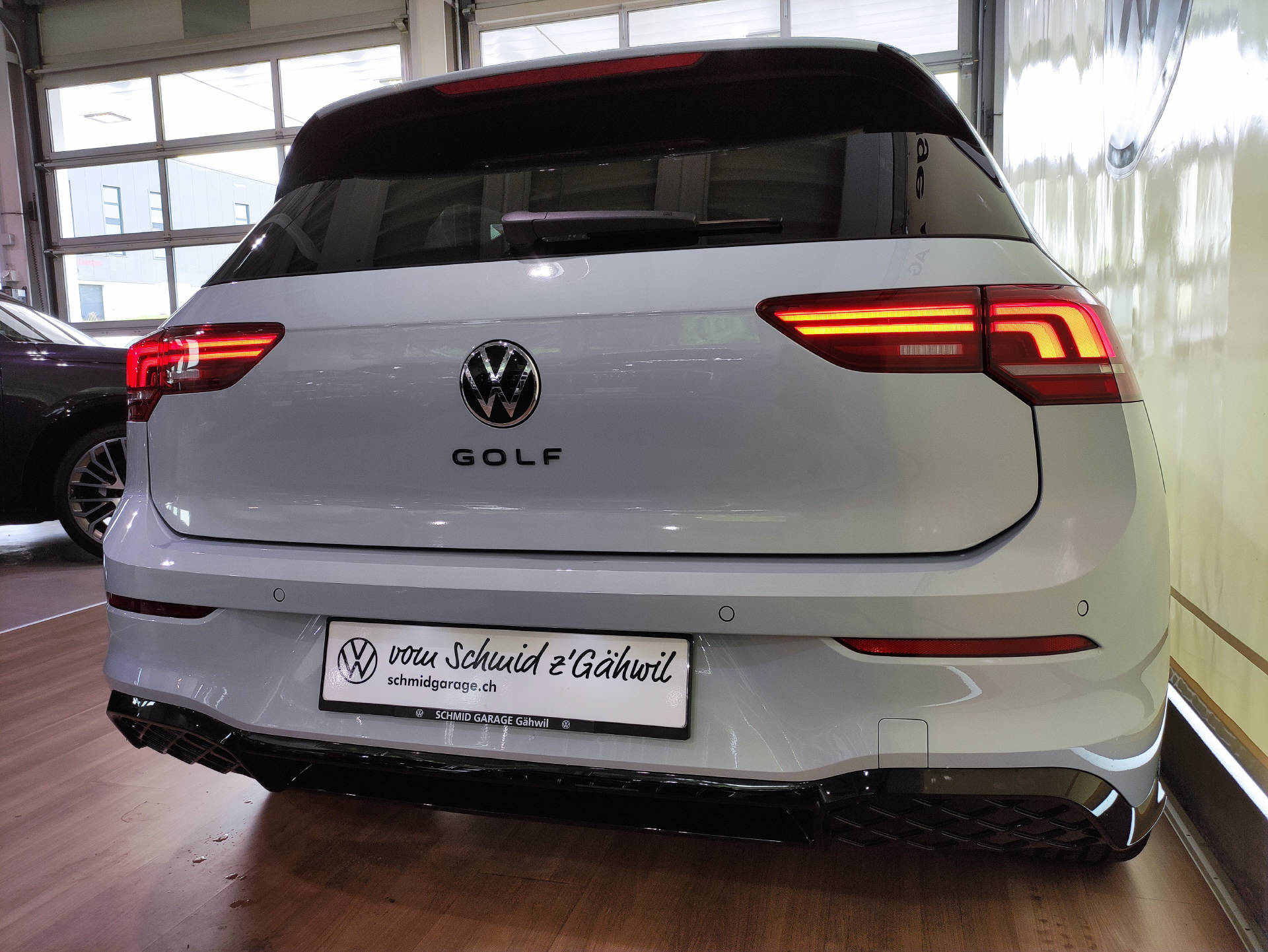VW Golf VIII 1.5 eTSI R-Line Black-Style-image-16