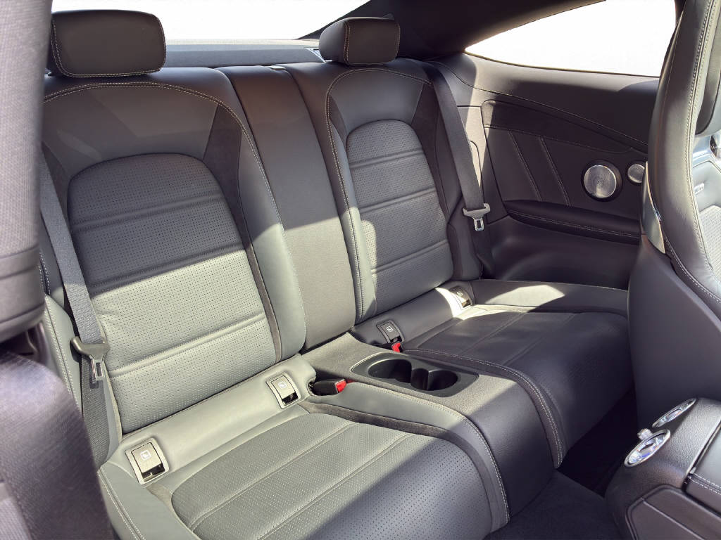 MERCEDES-BENZ C 63 S AMG Coupé-image-13