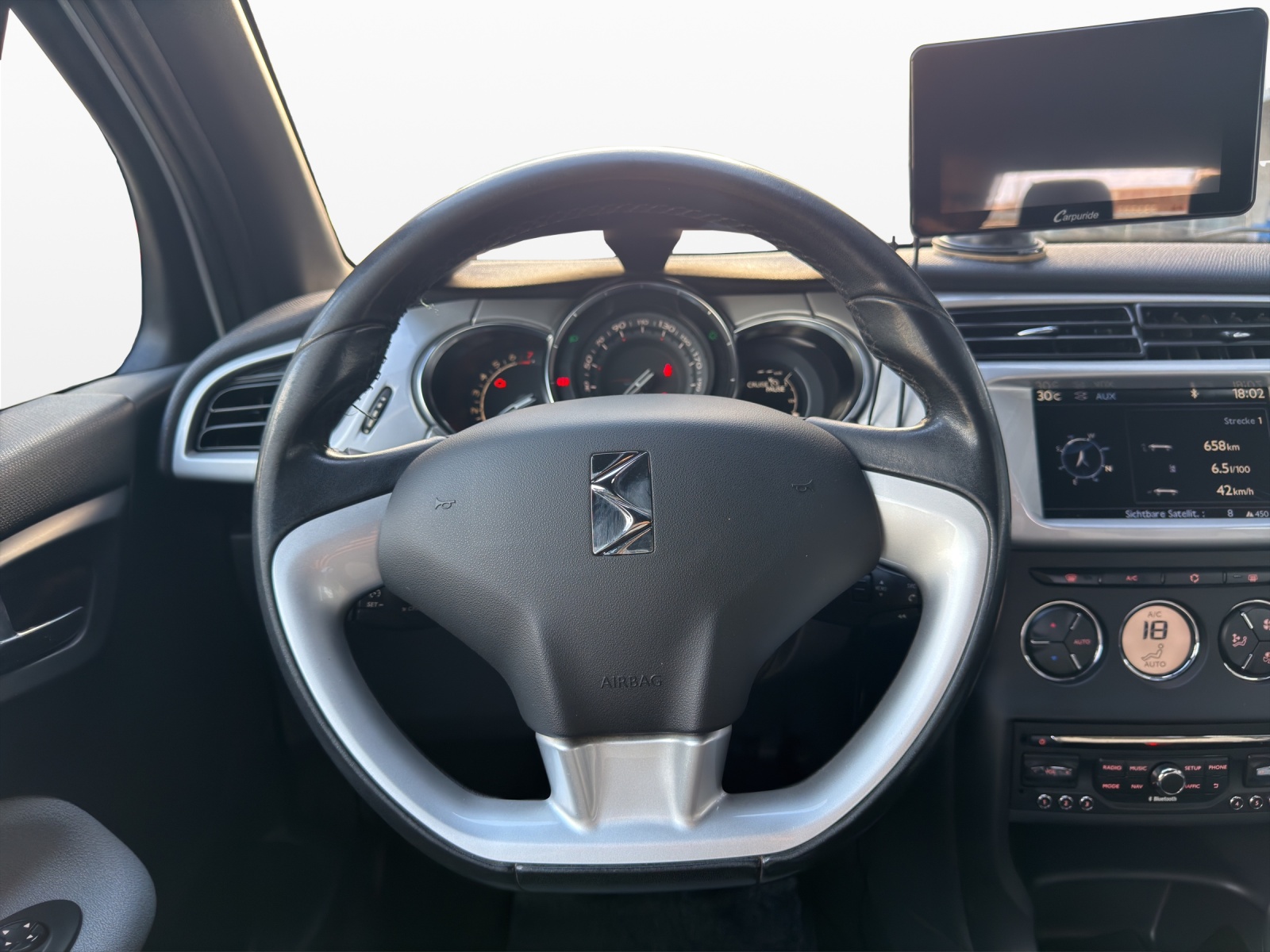 DS AUTOMOBILES DS3 1.2 VTi Chic-image-10