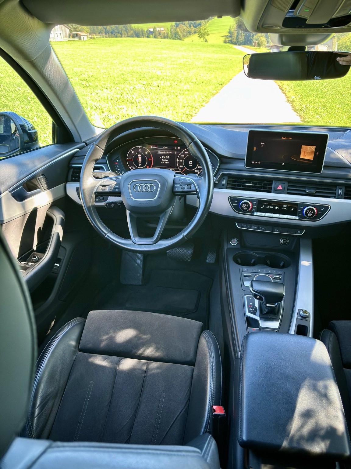 AUDI 2.0 TDI 190 Design quattro S-Tronic-image-4