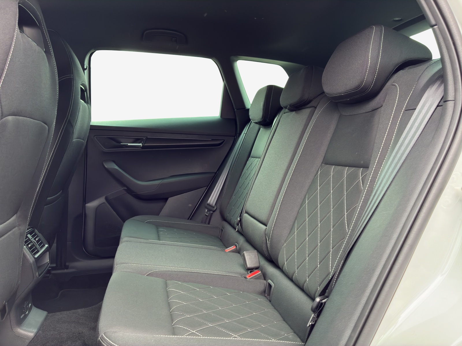 SKODA Karoq 2.0 TSI SportLine 4x4 DSG-image-11