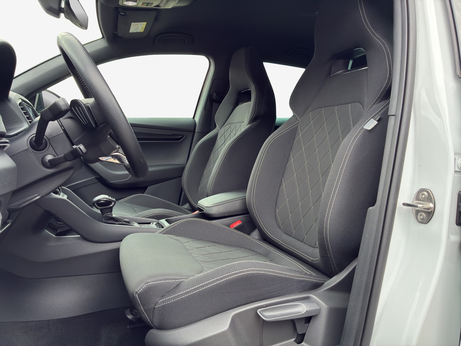 SKODA Karoq 2.0 TSI SportLine 4x4 DSG-image-7