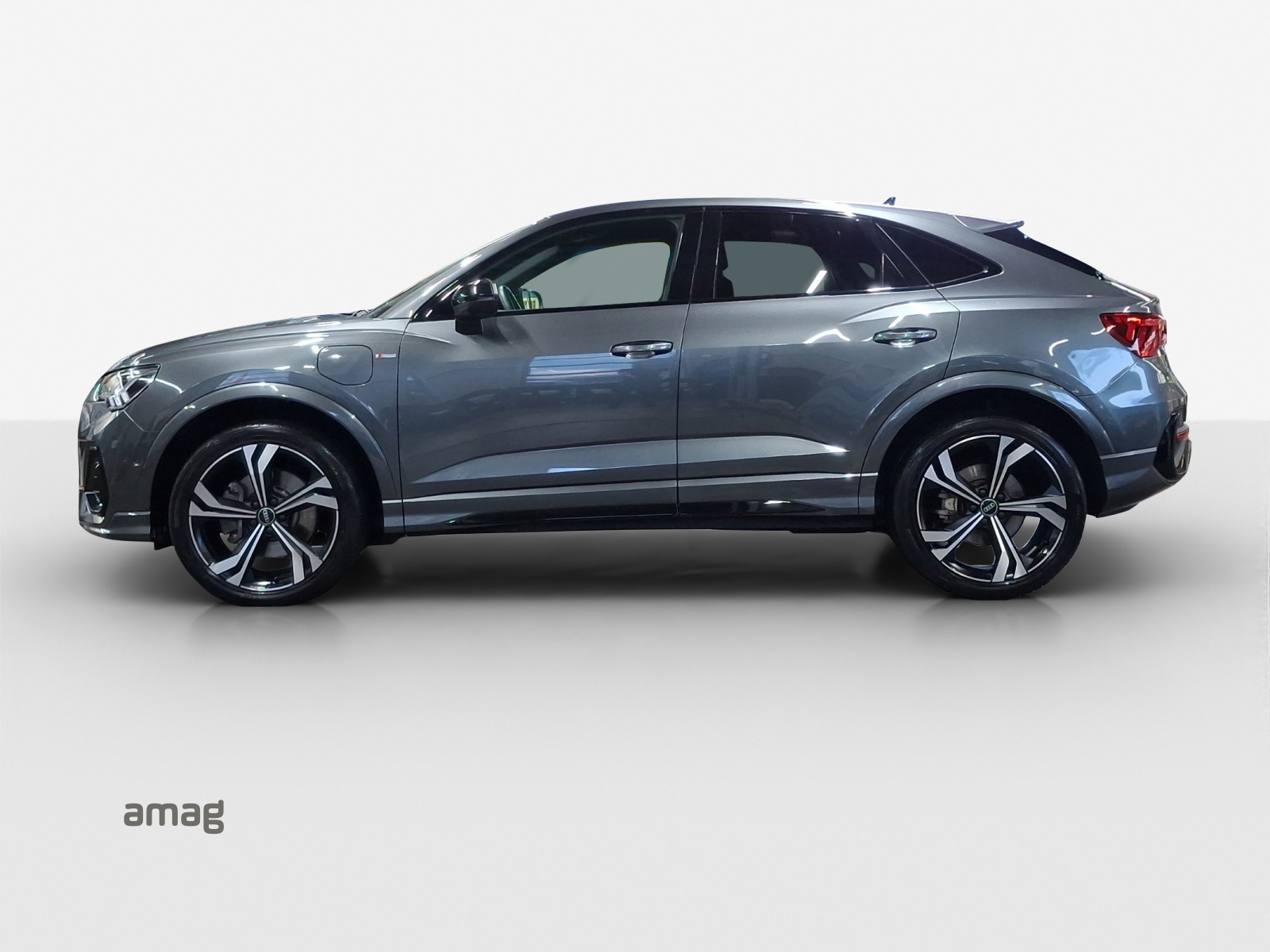 AUDI Q3 Sportback 45 TFSI e S line Attraction S-tronic-image-1