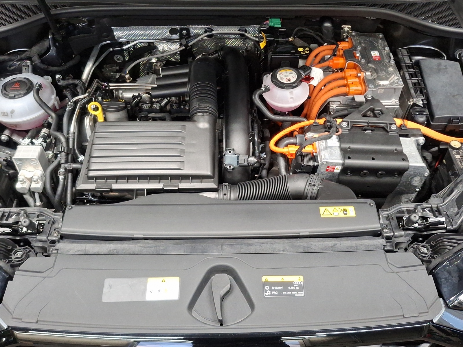 AUDI Q3 Sportback 45 TFSI e S line Attraction S-tronic-image-13