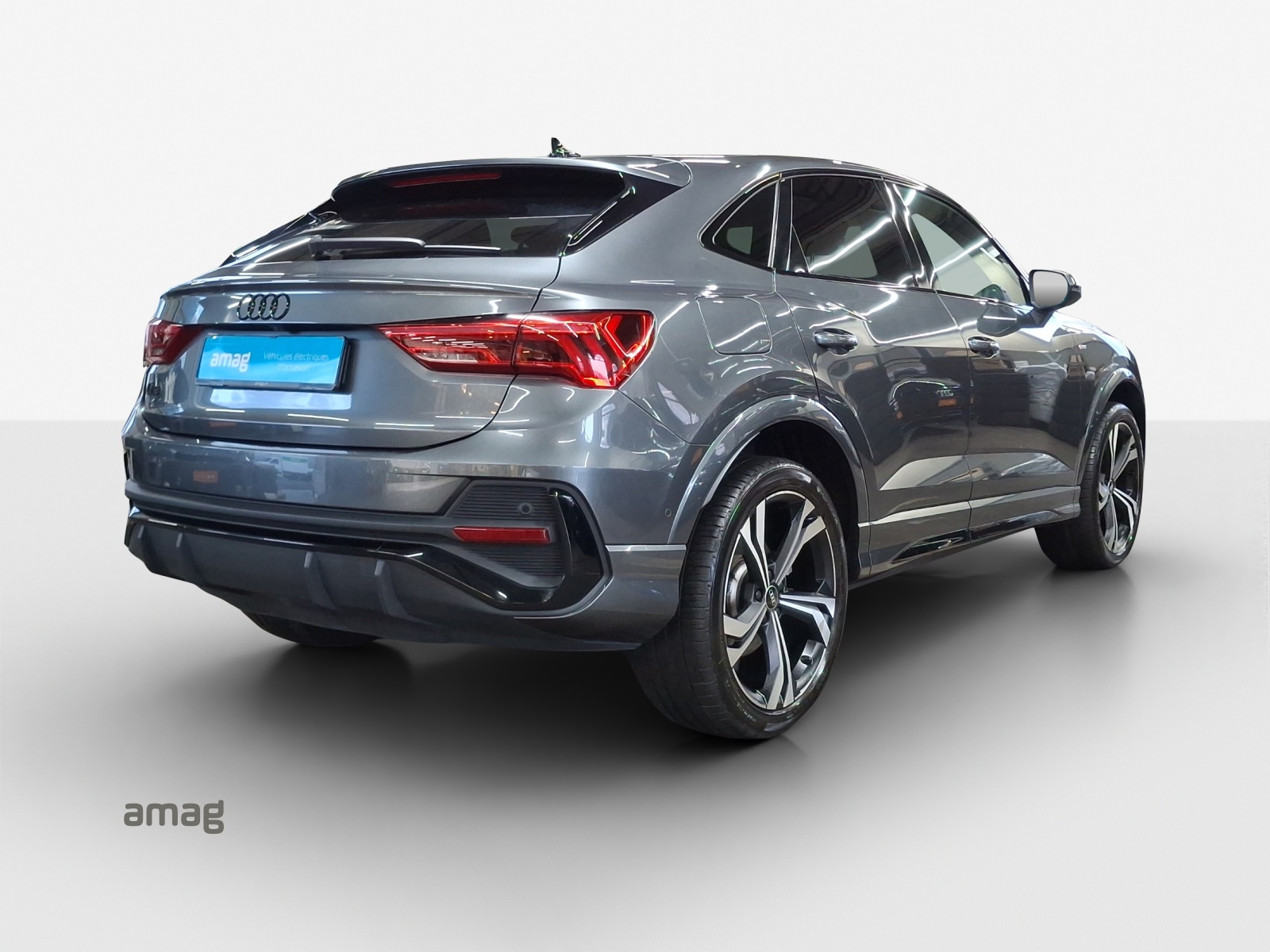 AUDI Q3 Sportback 45 TFSI e S line Attraction S-tronic-image-4