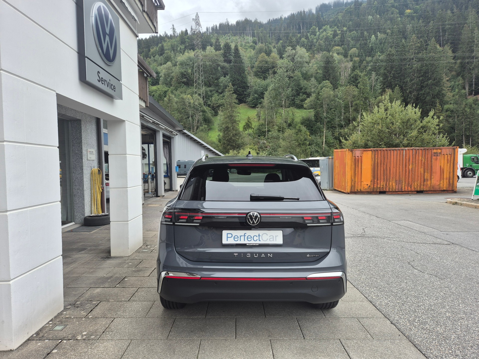 VW Tiguan 2.0 TSI DSG Elegance 4Motion-image-5