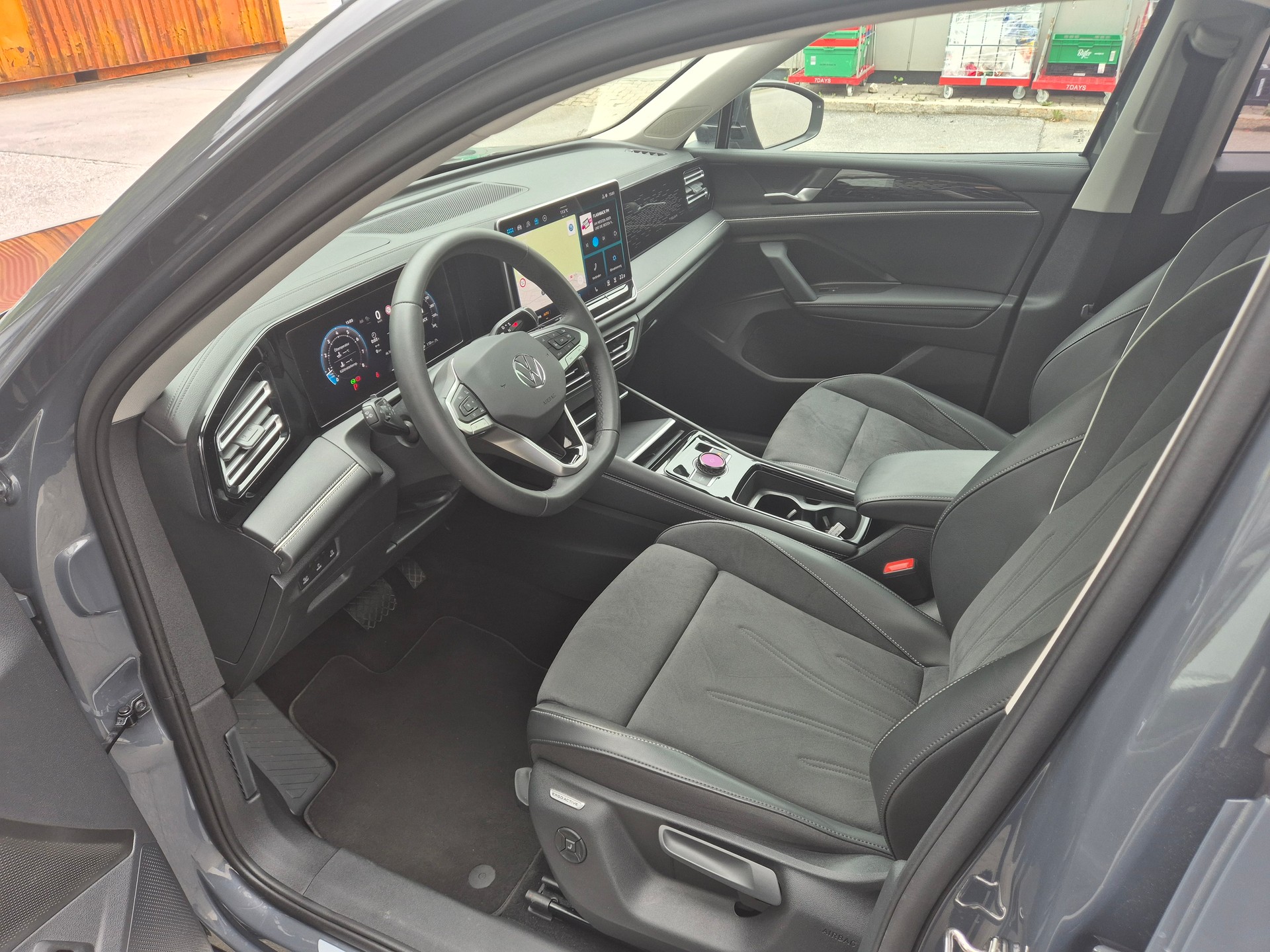 VW Tiguan 2.0 TSI DSG Elegance 4Motion-image-6