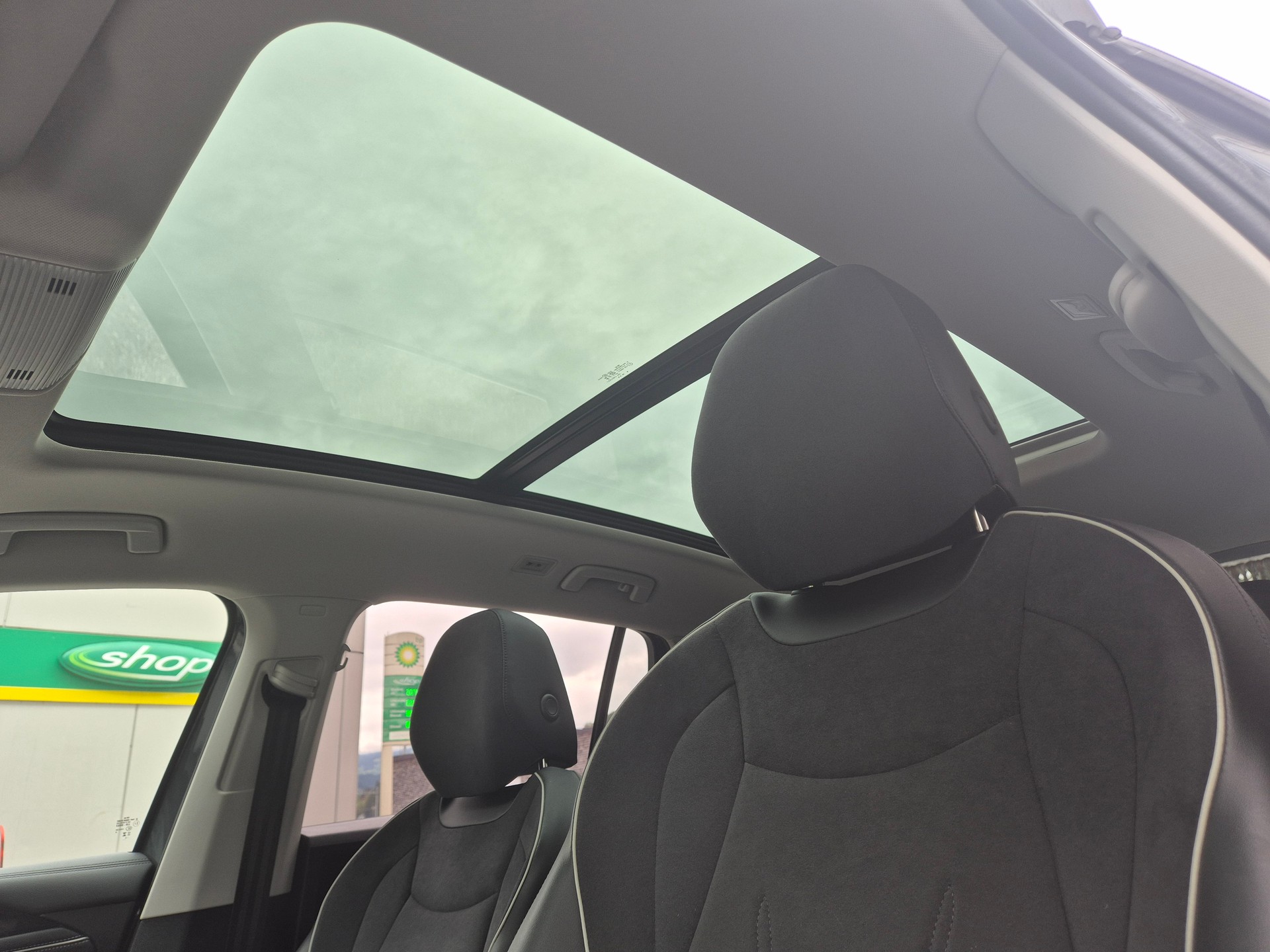 VW Tiguan 2.0 TSI DSG Elegance 4Motion-image-14