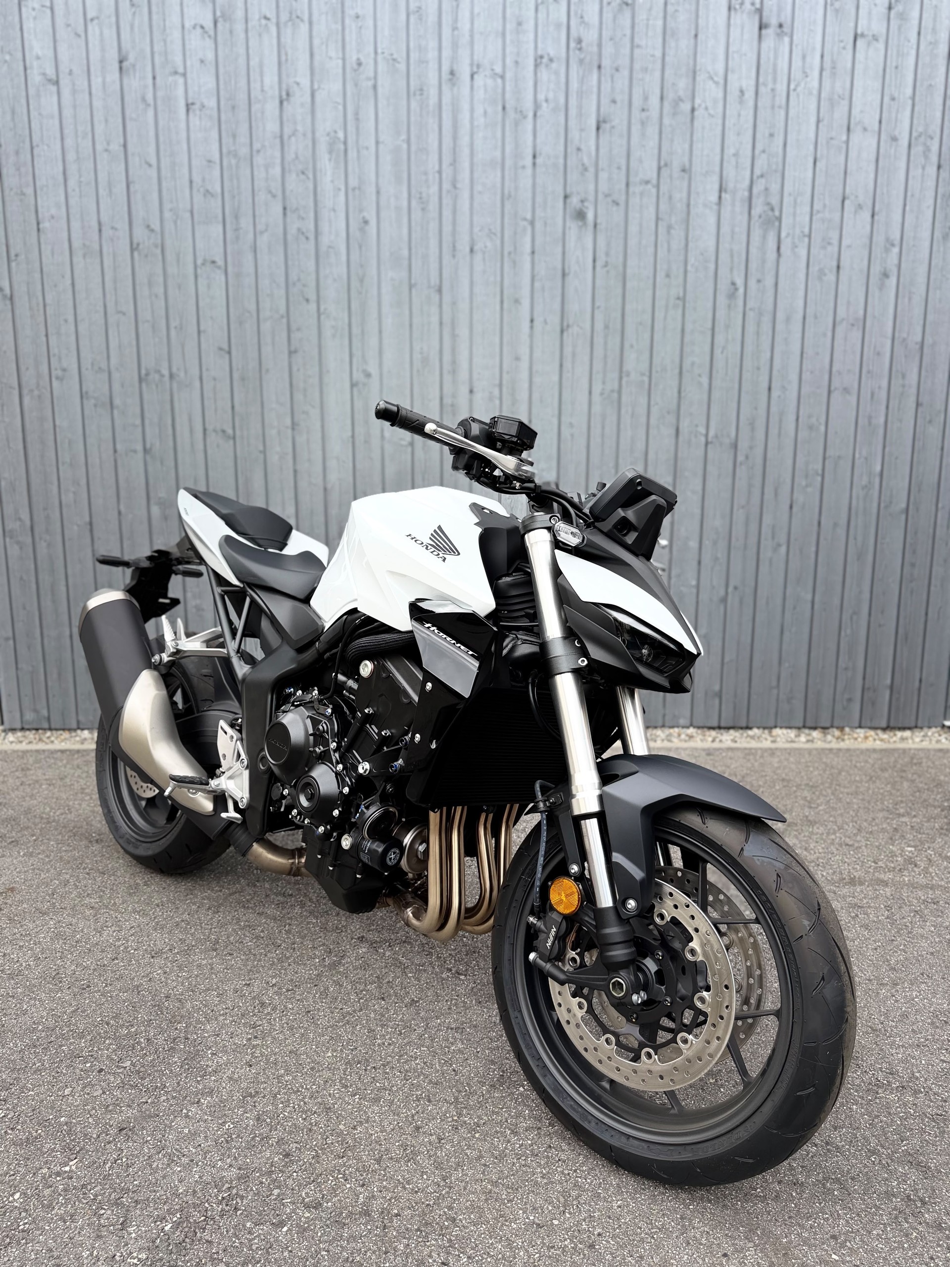 HONDA CB 1000 Hornet-showroom-element-2