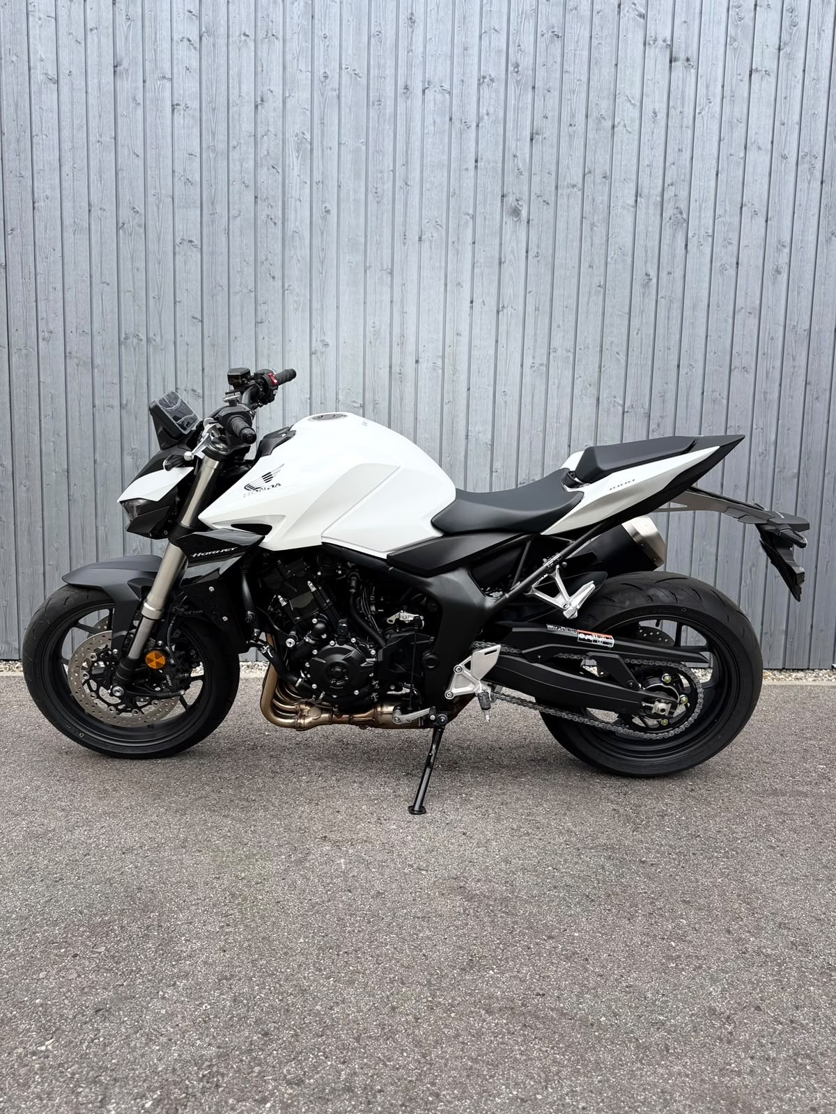 HONDA CB 1000 Hornet-showroom-element-1