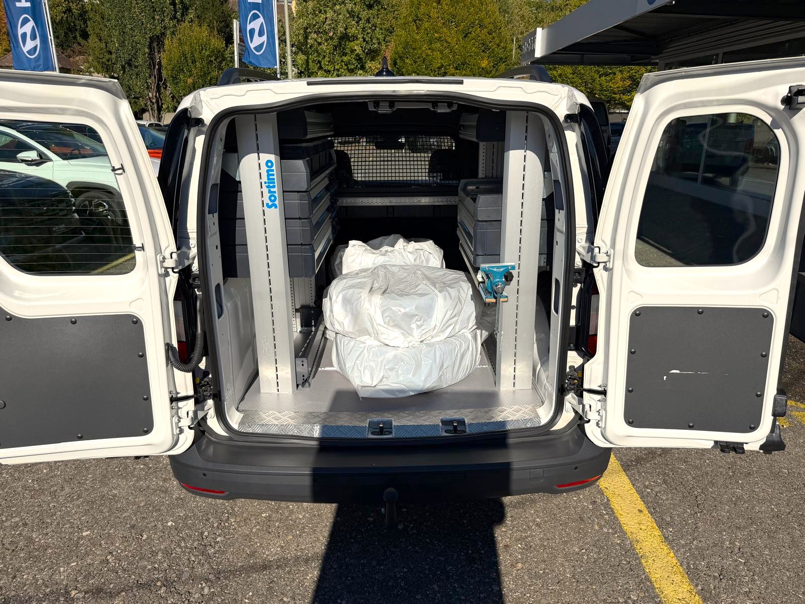 VW Caddy Cargo 2.0TDI 4M-image-13
