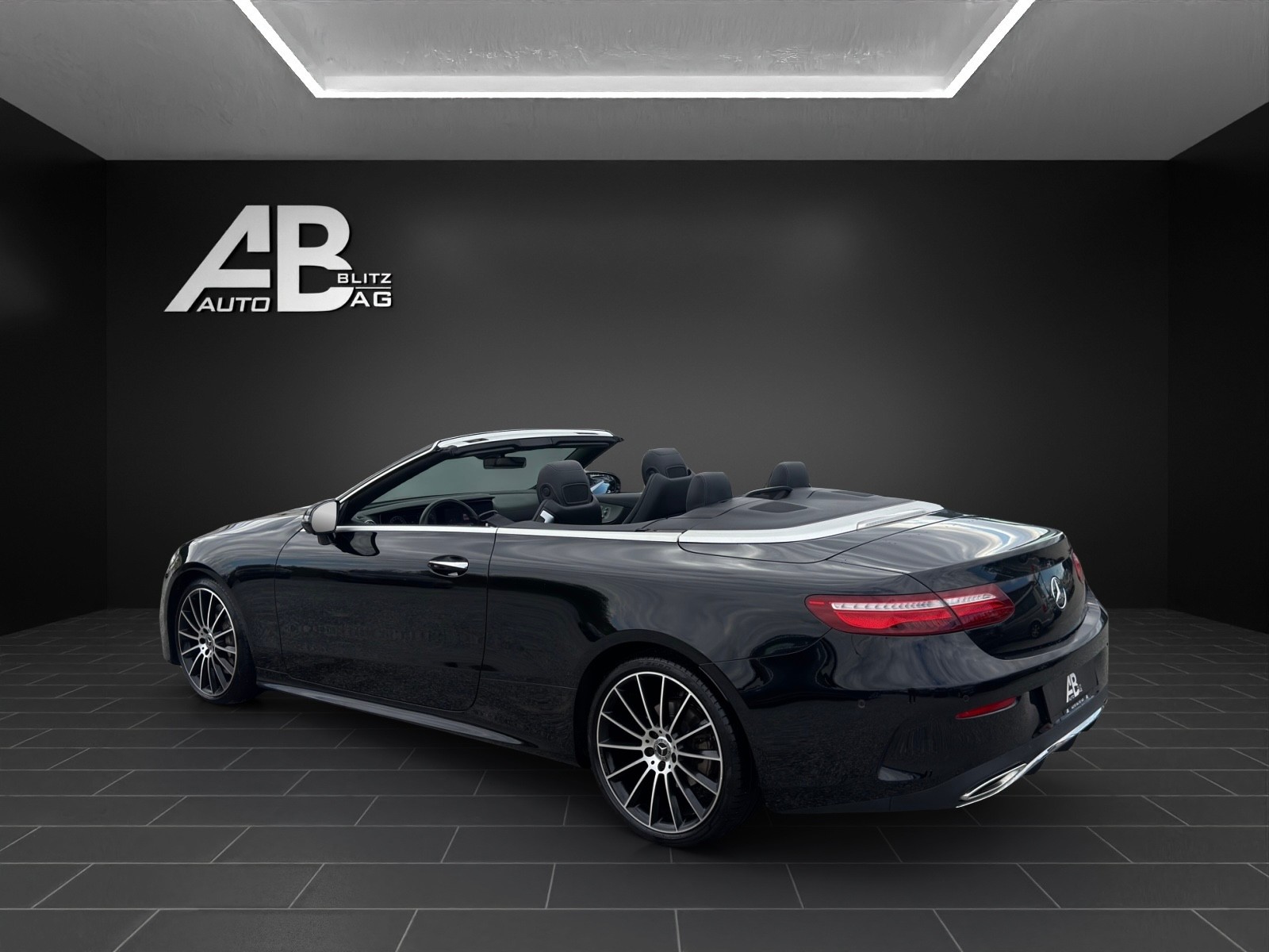 MERCEDES-BENZ E 300 Cabriolet AMG Line 9G-Tronic mit 245 PS-showroom-element-2