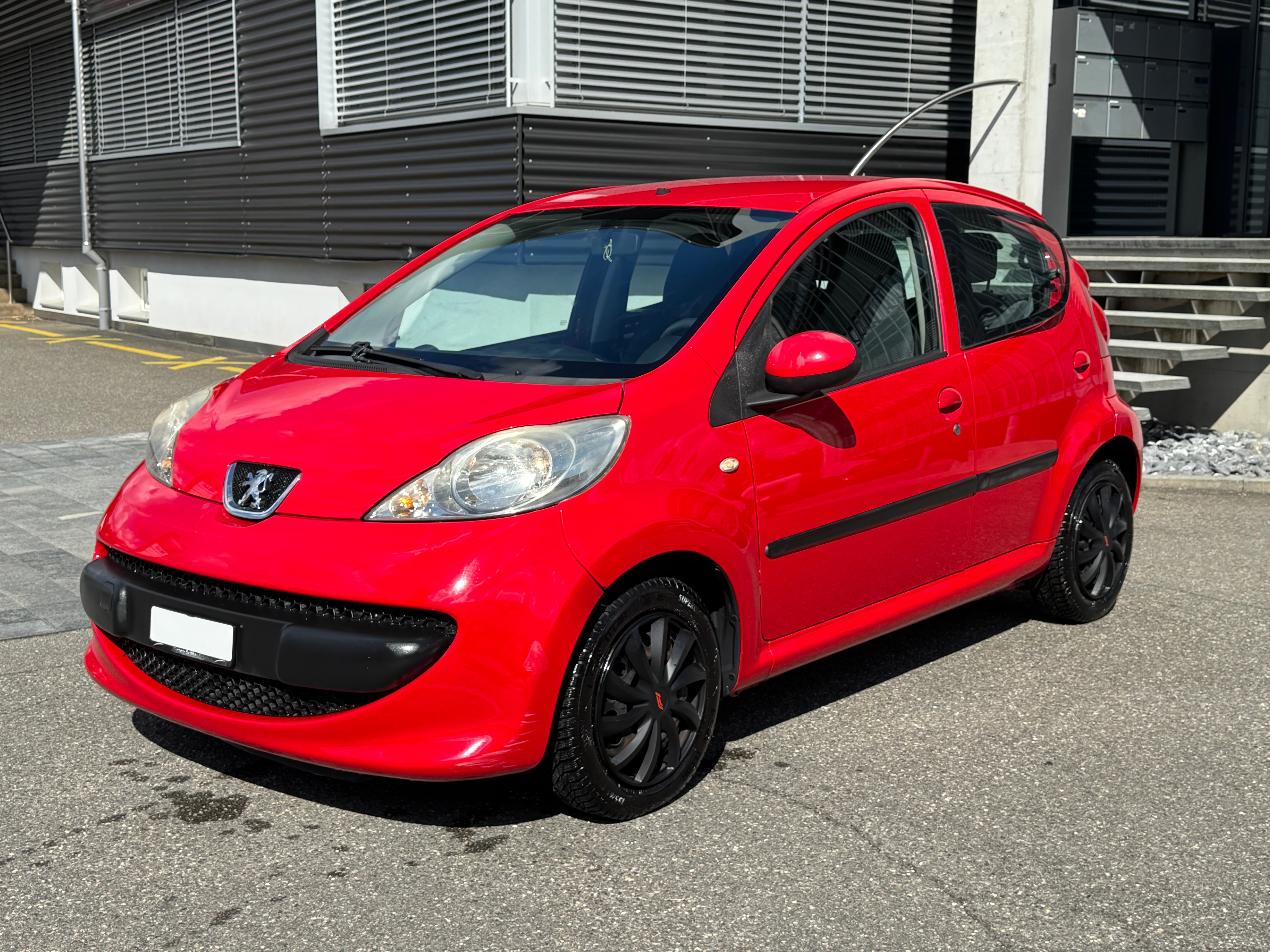 PEUGEOT 107 1.0 City Move 2-Tronic — slika 1