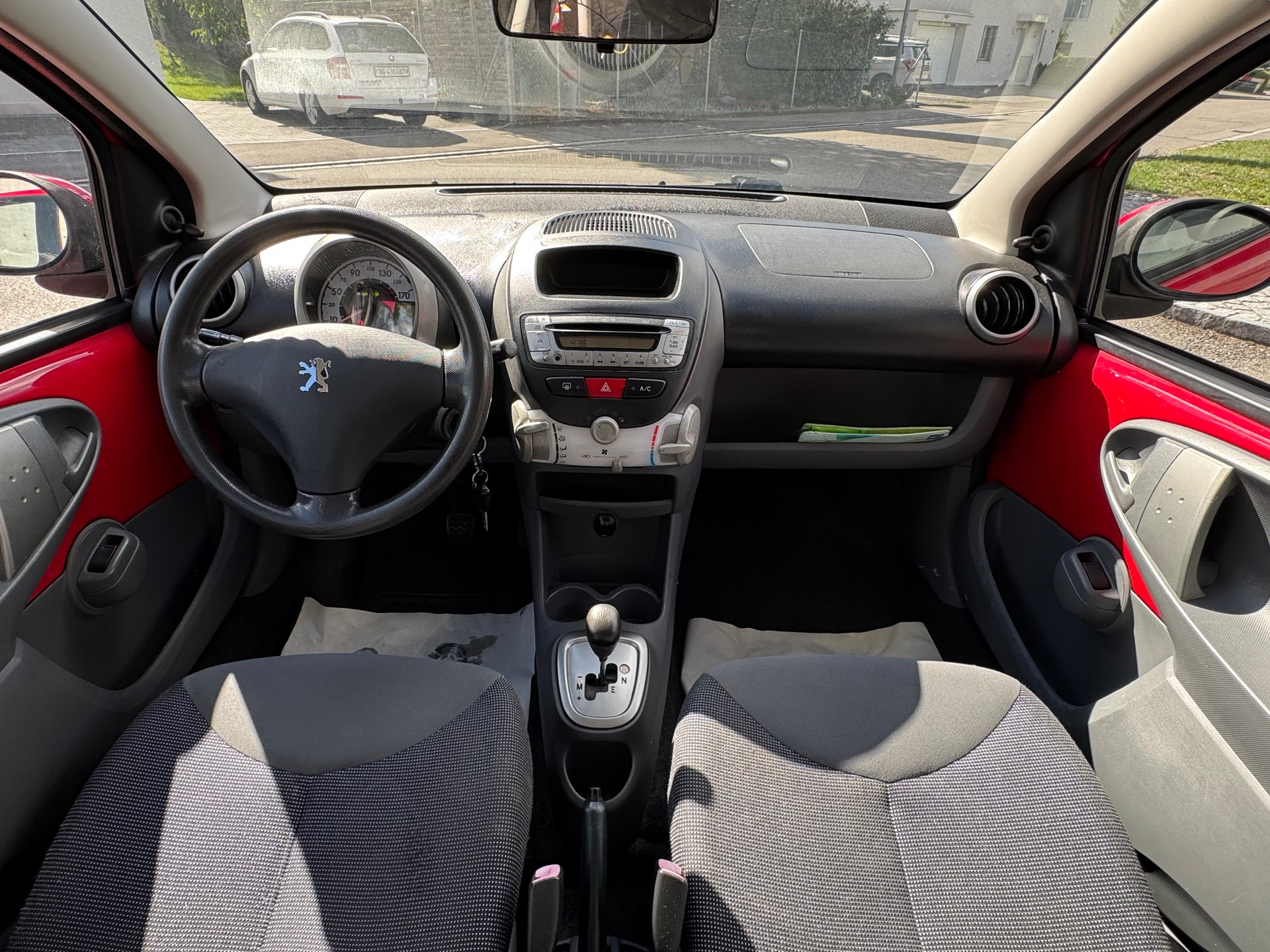 PEUGEOT 107 1.0 City Move 2-Tronic-image-5