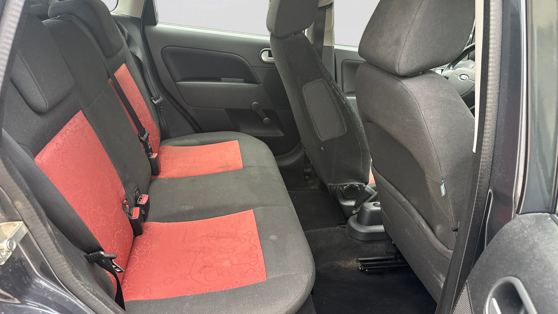 FORD Fiesta 1.4 16V-image-10
