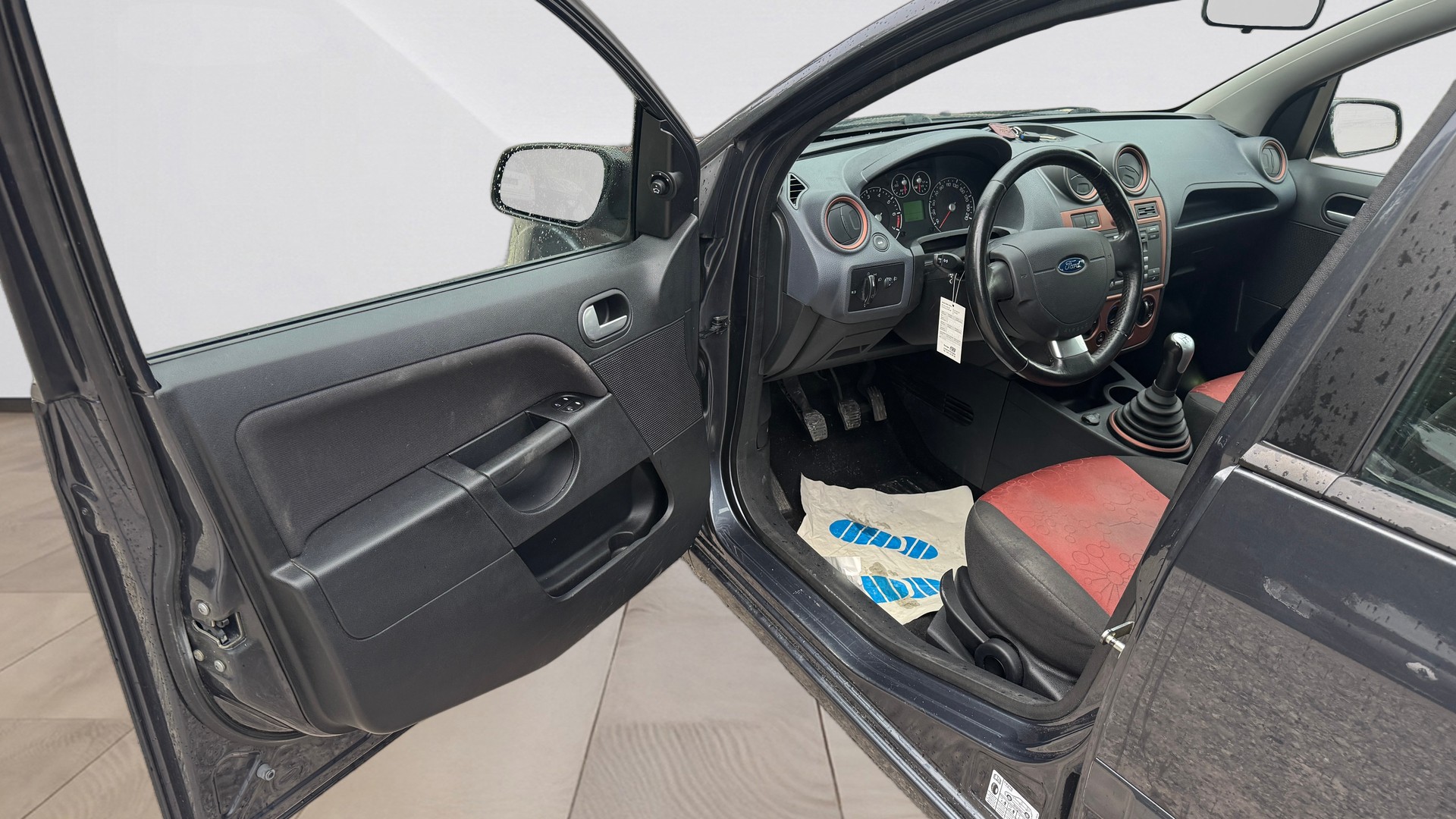 FORD Fiesta 1.4 16V-image-13