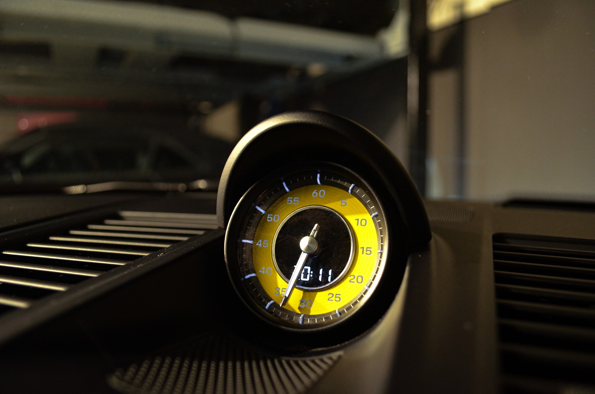 PORSCHE 911 Turbo S PDK-image-17