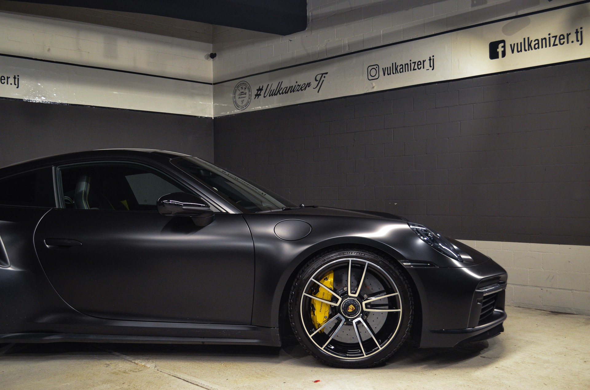 PORSCHE 911 Turbo S PDK-image-0