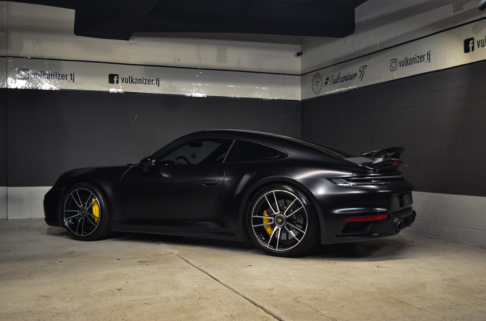 PORSCHE 911 Turbo S PDK-image-7