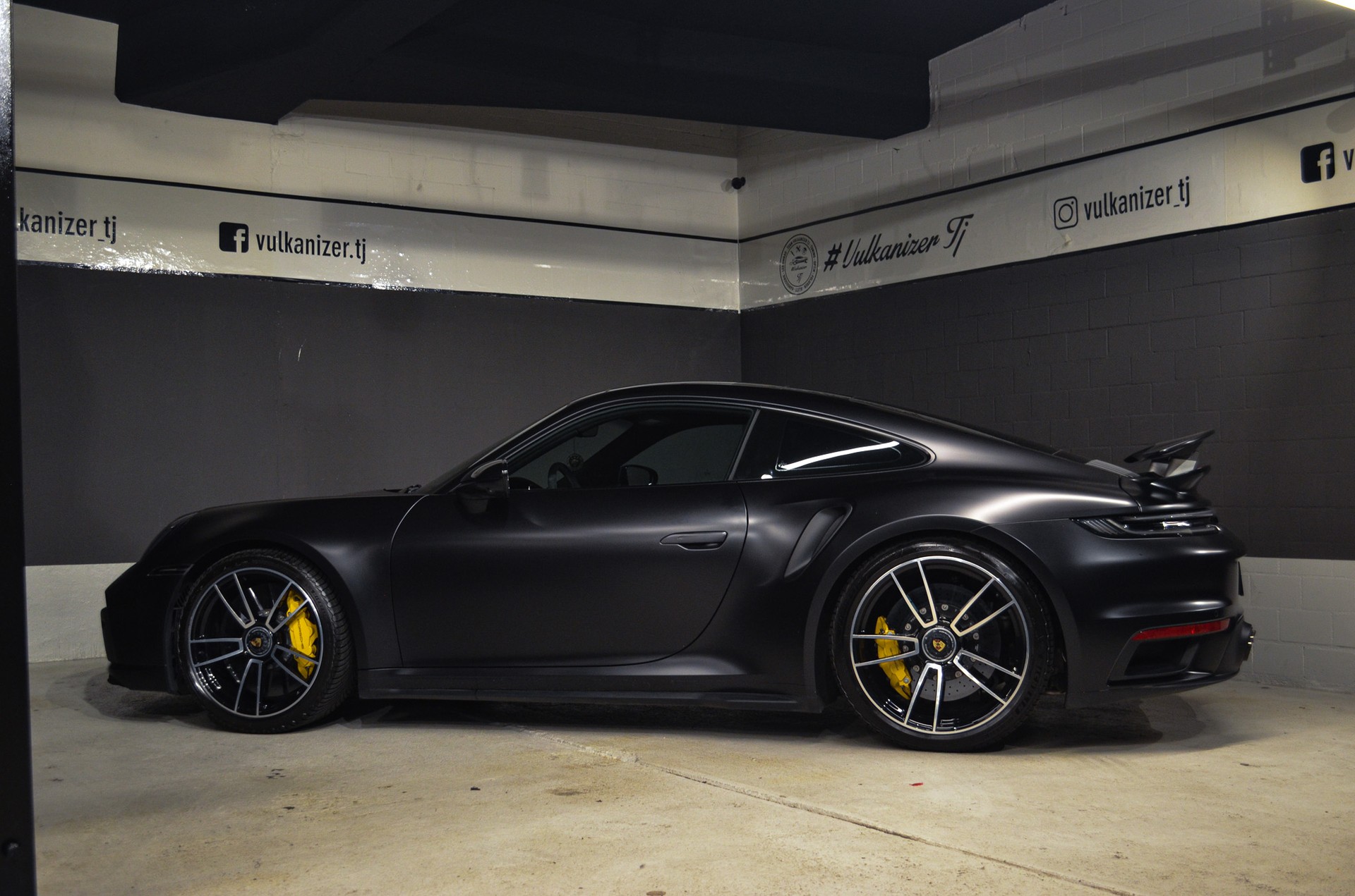 PORSCHE 911 Turbo S PDK-image-8