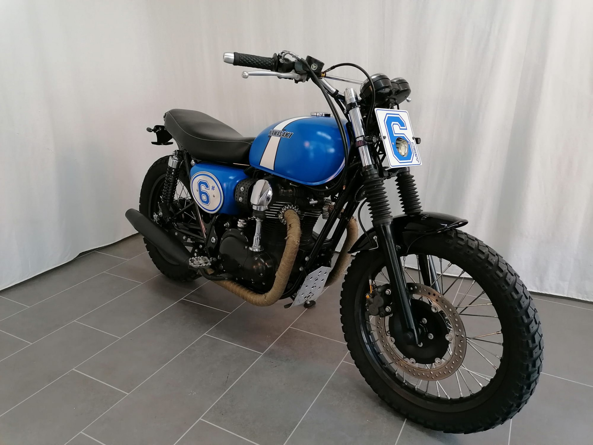 KAWASAKI W 800-showroom-element-1