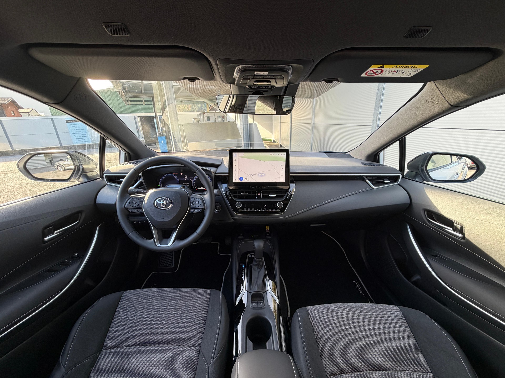 TOYOTA Corolla Touring Sports 1.8 HSD Swiss Edition-image-6