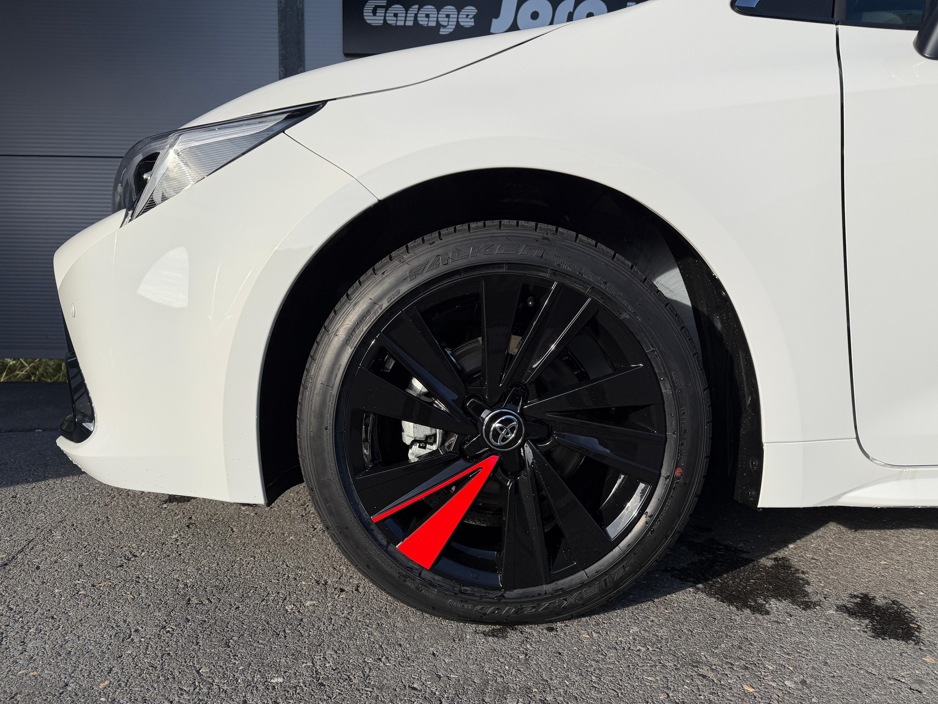 TOYOTA Corolla Touring Sports 1.8 HSD Swiss Edition-image-3
