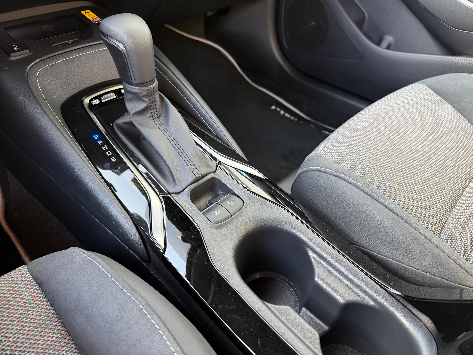 TOYOTA Corolla Touring Sports 1.8 HSD Swiss Edition-image-11