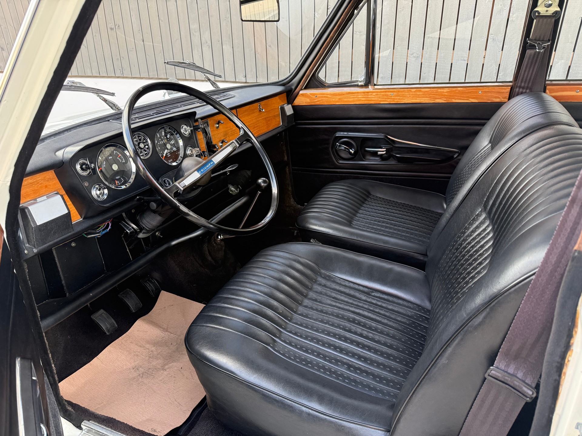 TRIUMPH 1300-image-4