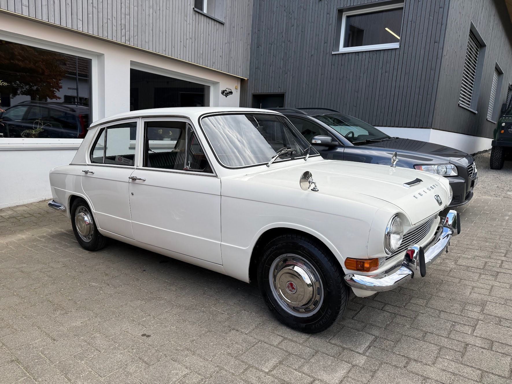 TRIUMPH 1300-image-3