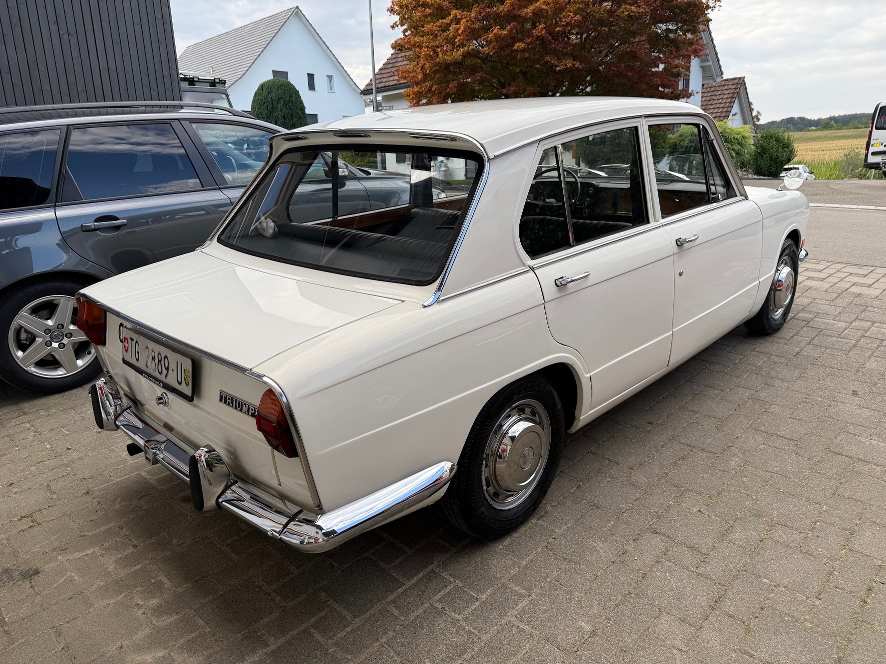 TRIUMPH 1300-image-2