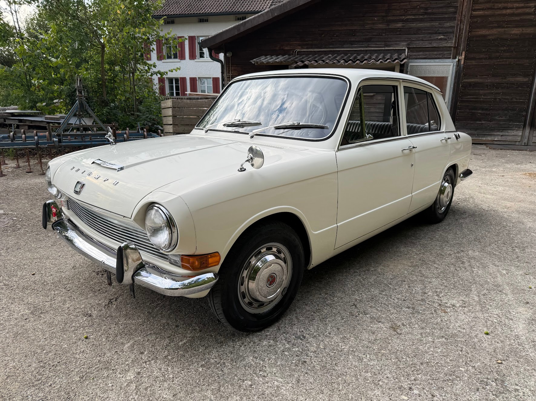 TRIUMPH 1300-image-0