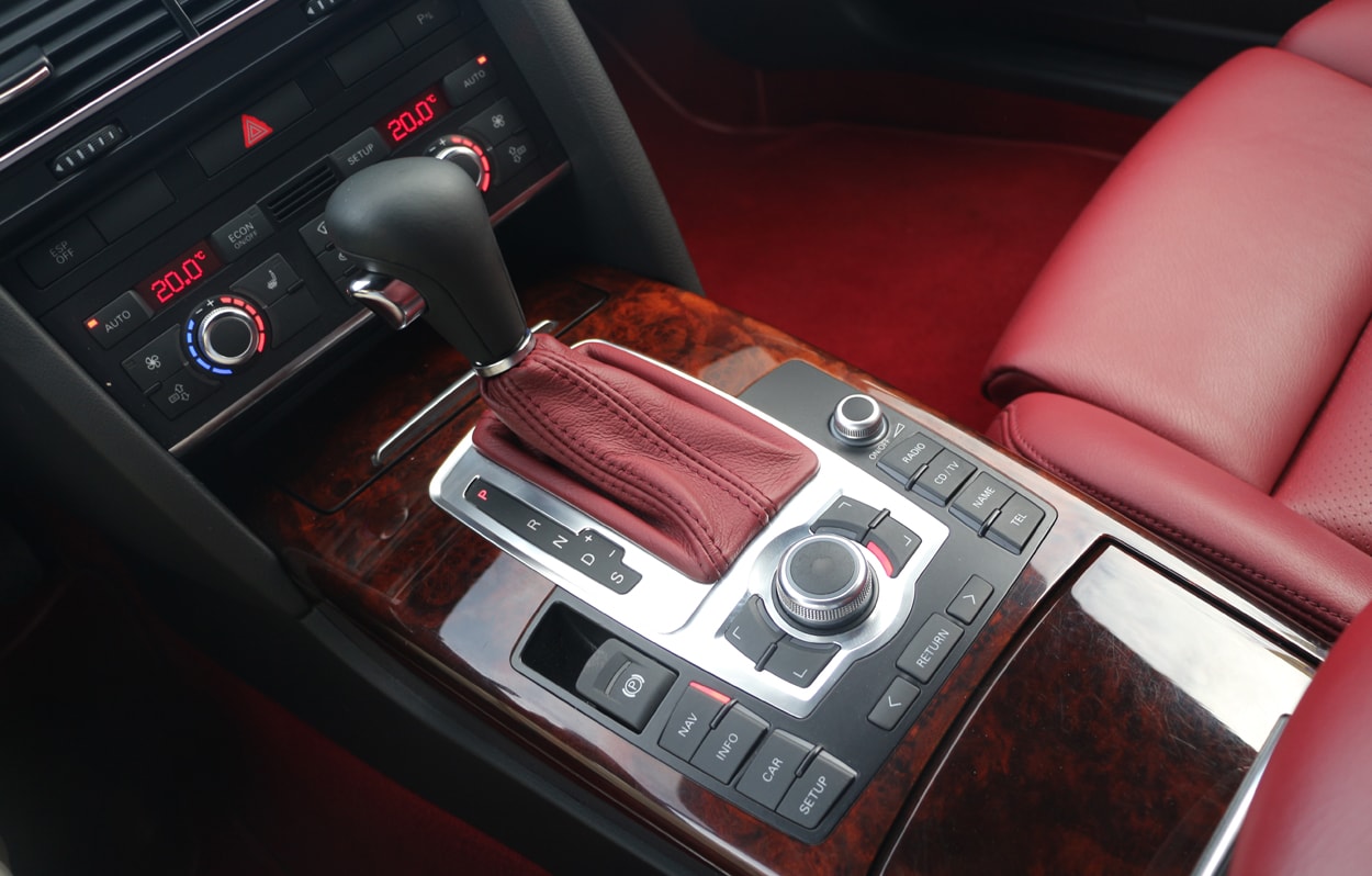 AUDI A6 Allroad 4.2 FSI quattro tiptronic-image-16