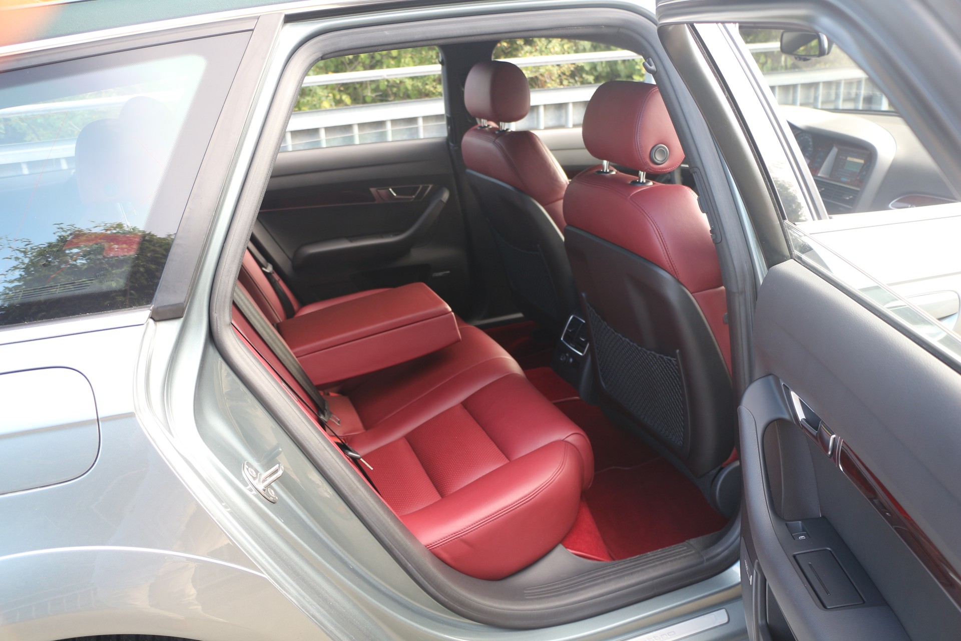 AUDI A6 Allroad 4.2 FSI quattro tiptronic-image-11