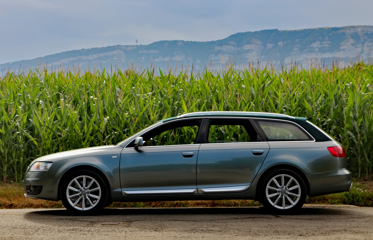 AUDI A6 Allroad 4.2 FSI quattro tiptronic-image-22