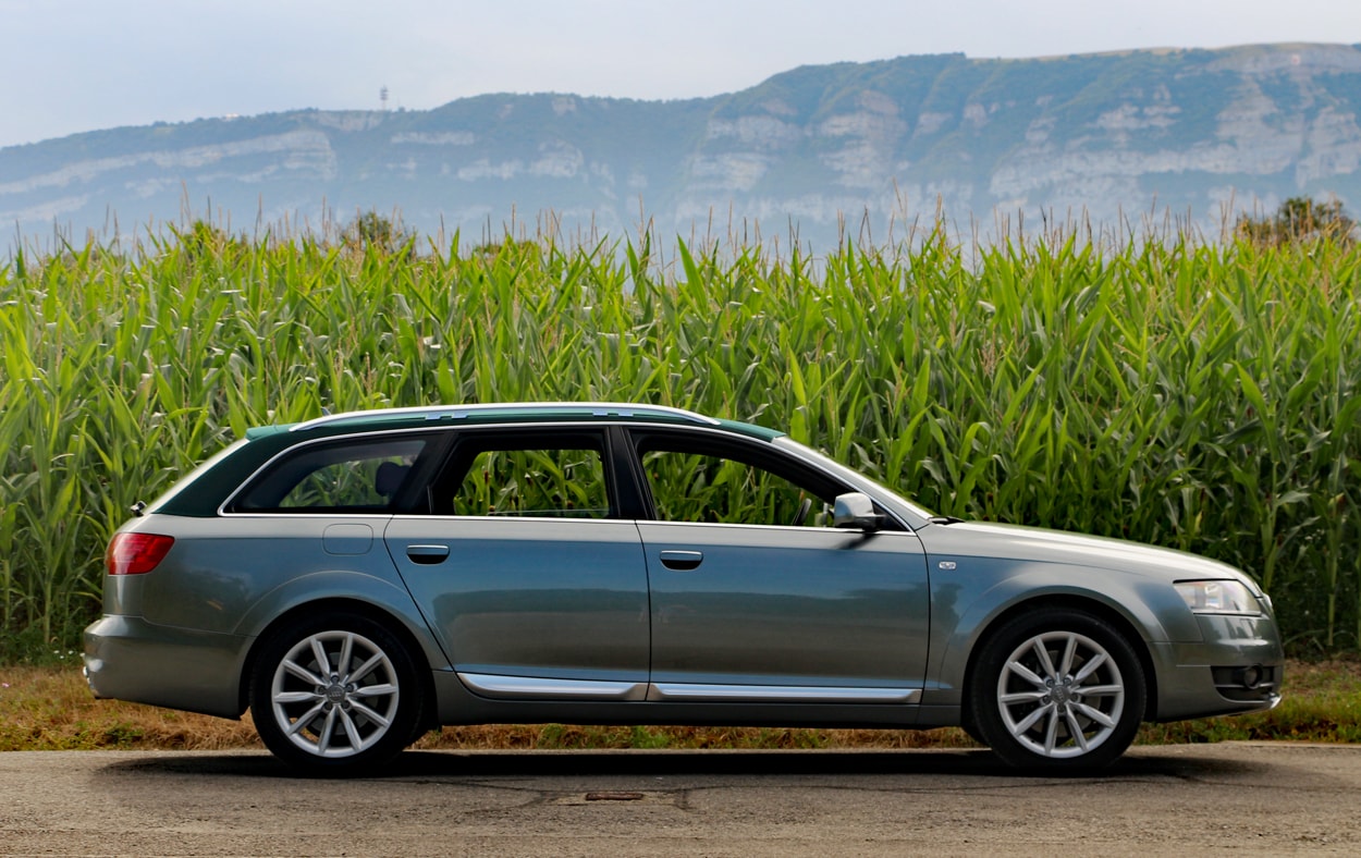 AUDI A6 Allroad 4.2 FSI quattro tiptronic-image-23