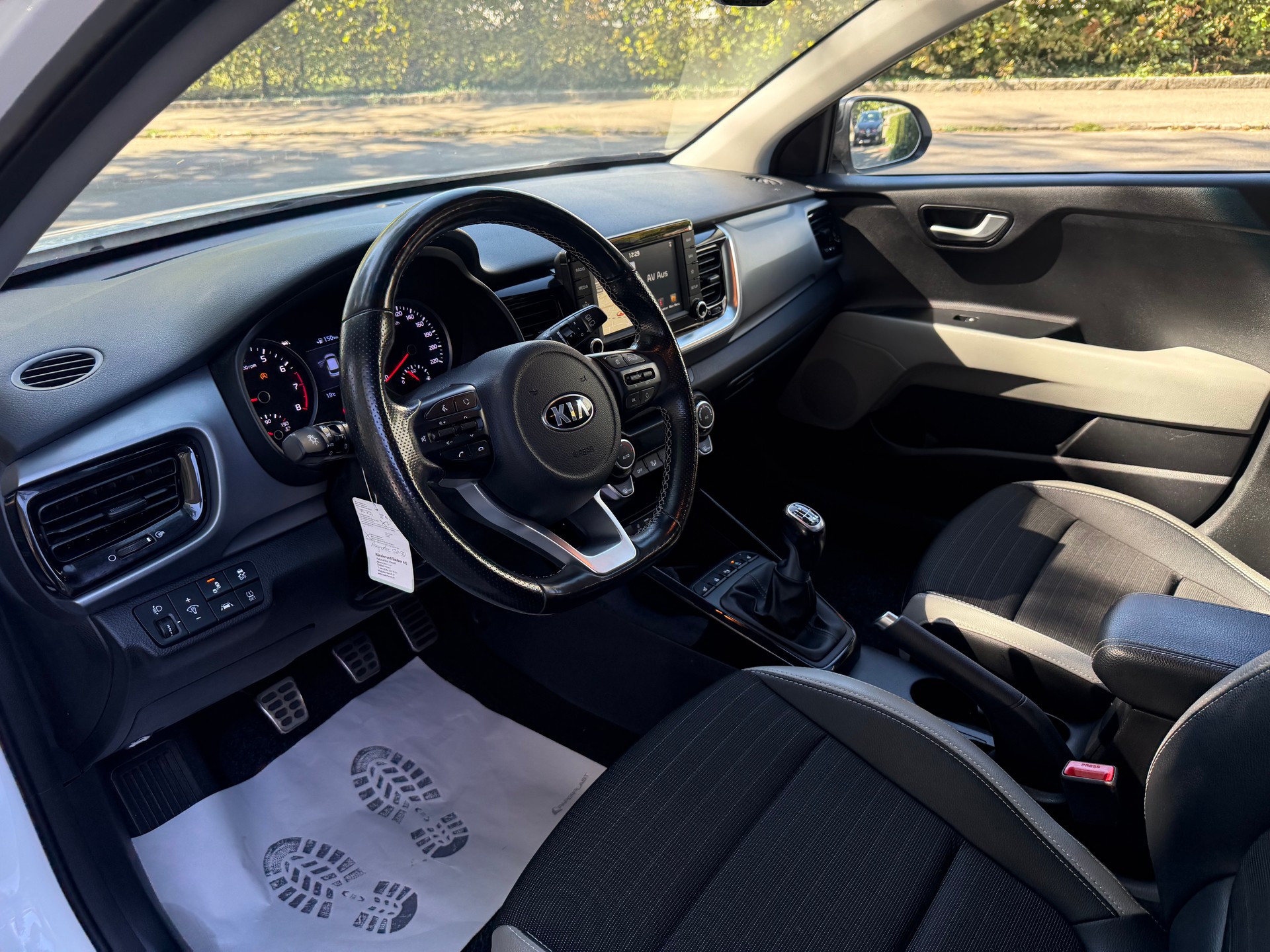 KIA Stonic 1.0 T-GDi-image-8