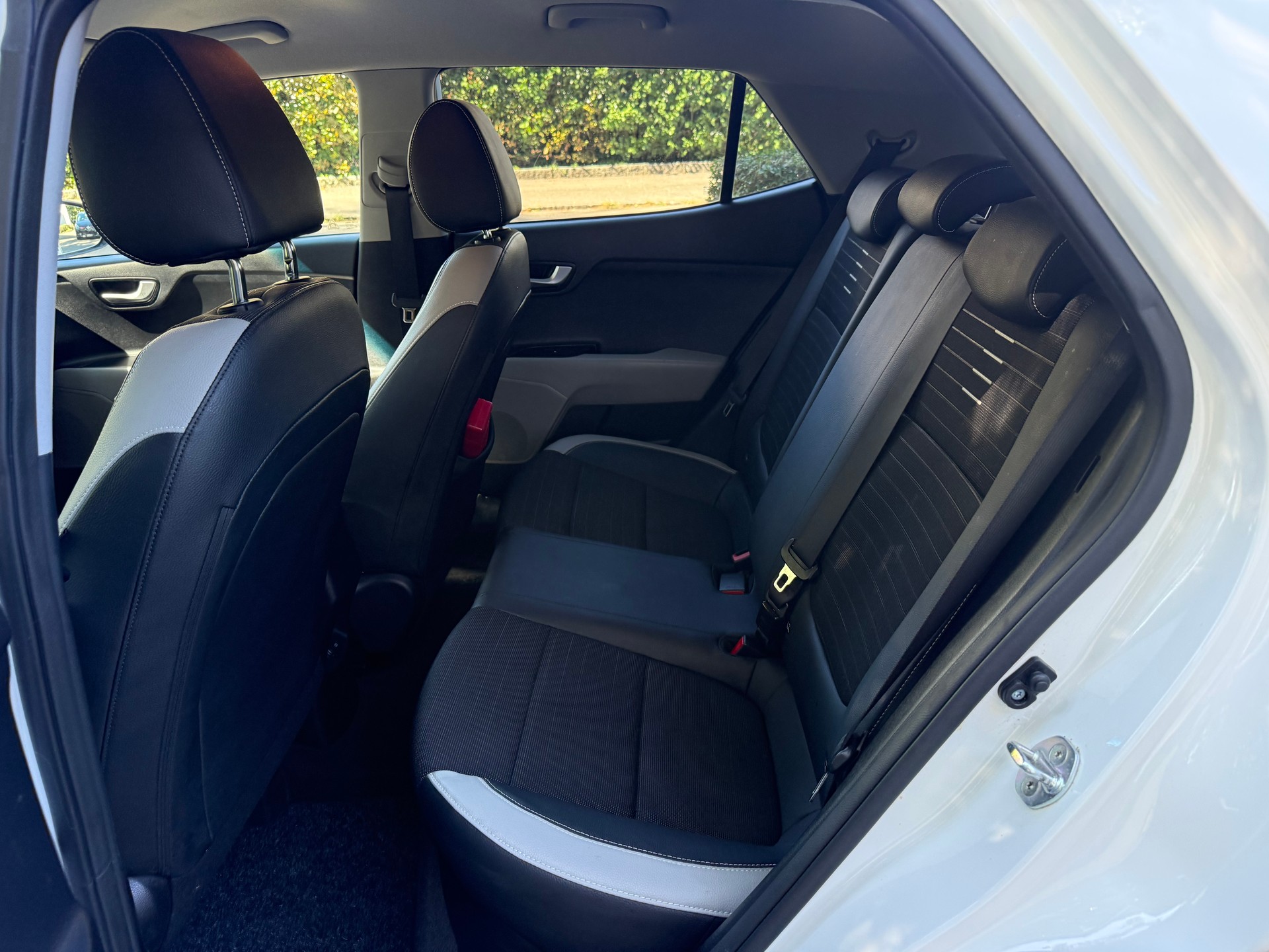 KIA Stonic 1.0 T-GDi-image-10