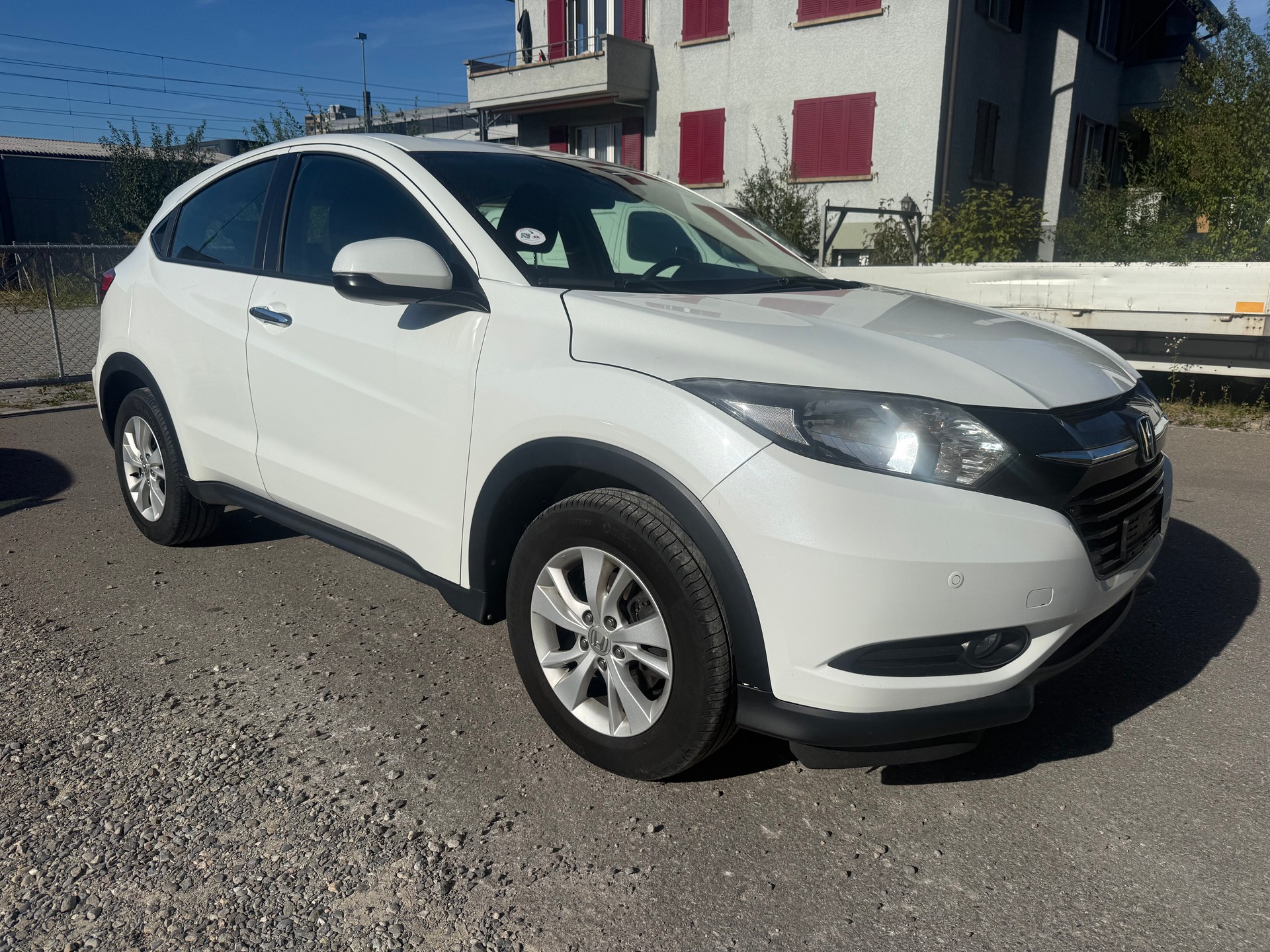 HONDA HR-V 1.5i-VTEC Executive CVT-image-1