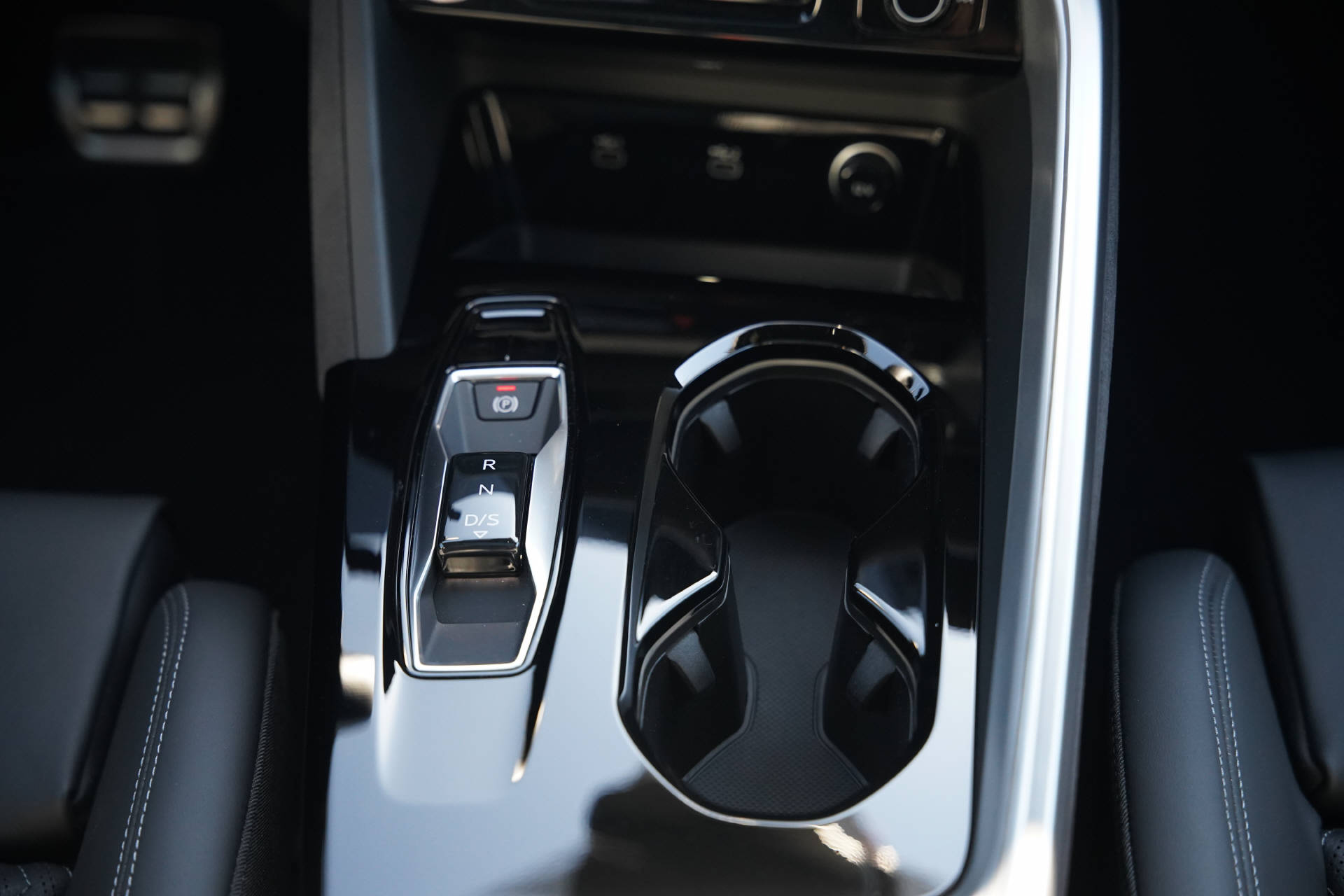 AUDI Q5 Sportback TDI quattro 150 kW S-tronic-image-13