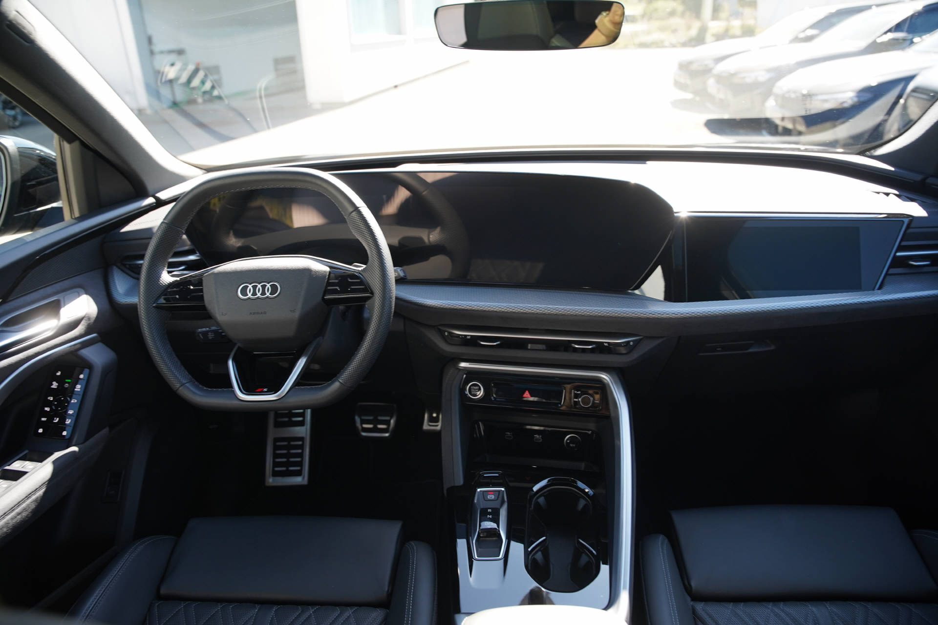 AUDI Q5 Sportback TDI quattro 150 kW S-tronic-image-11