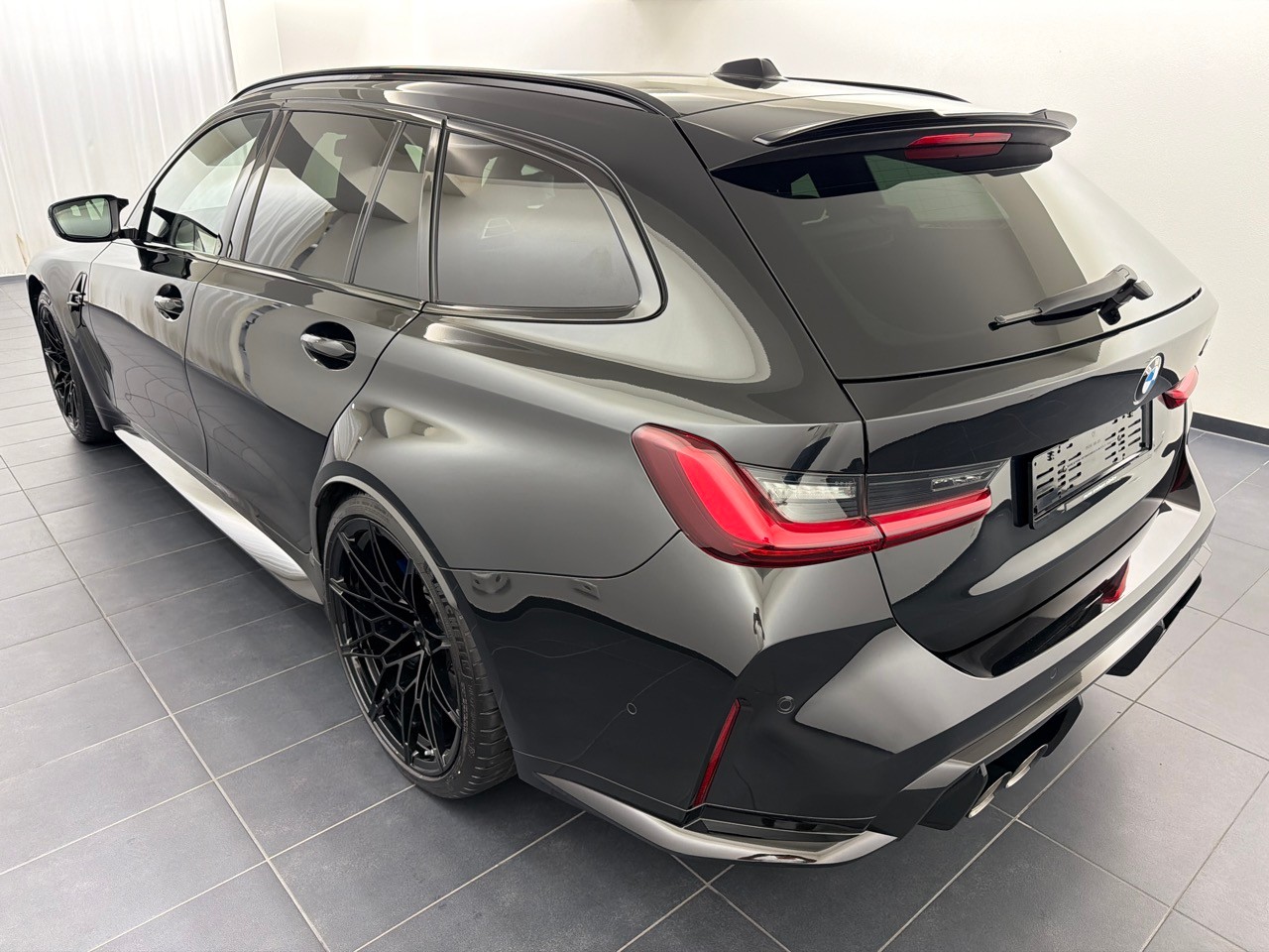 BMW M3 Tour xDr Competition M-showroom-element-1