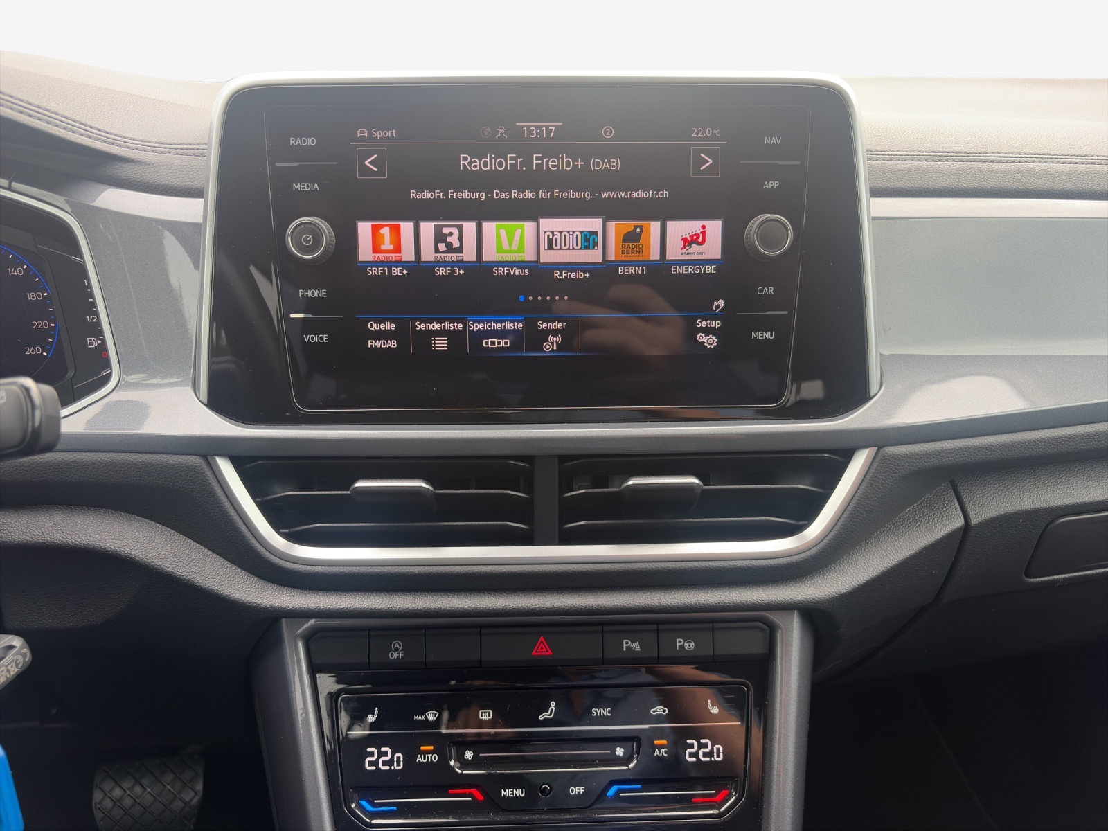 VW T-Roc 2.0 TSI Style DSG 4Motion-image-10