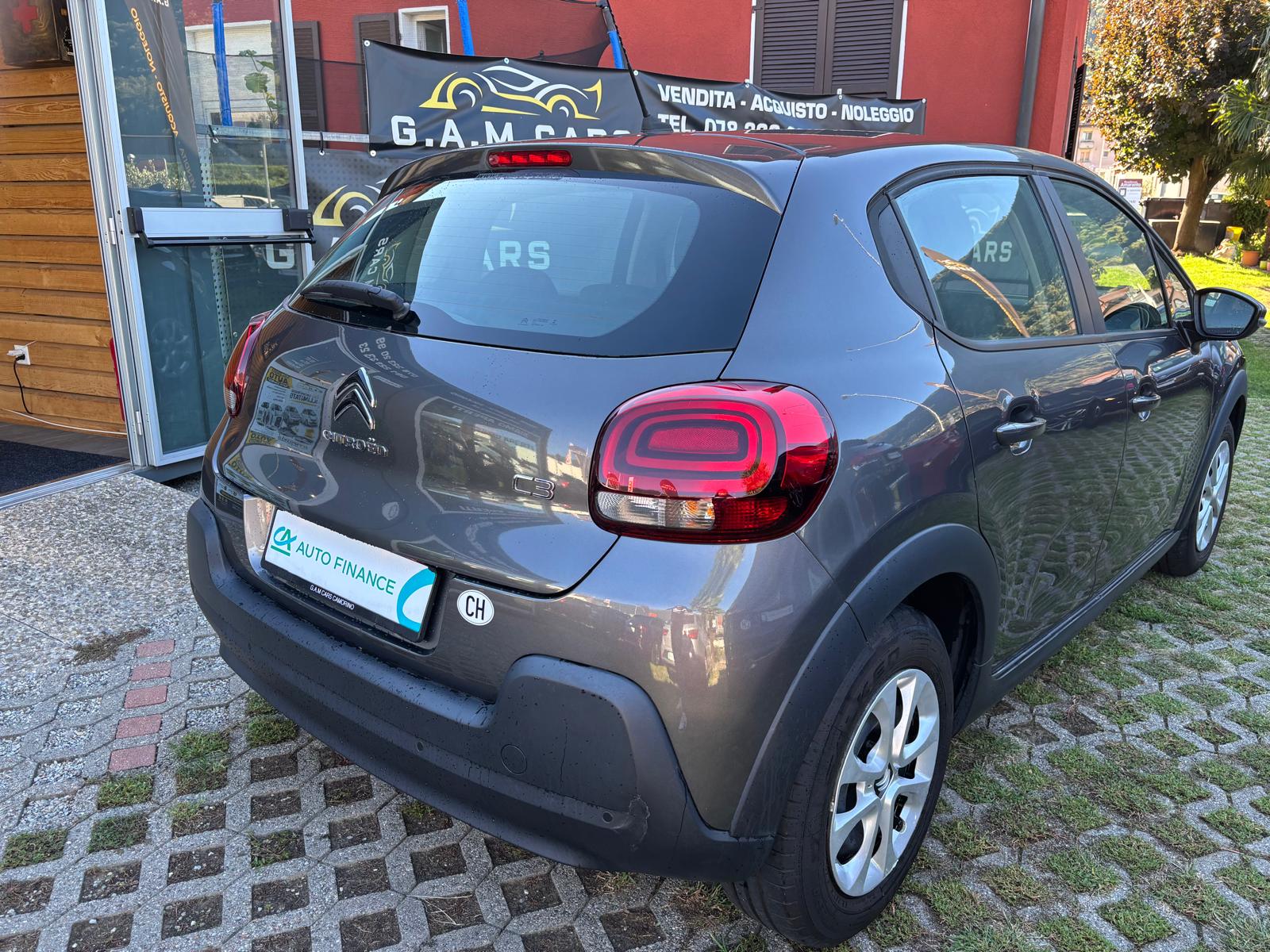 CITROEN C3 1.2i PureTech Shine-image-2